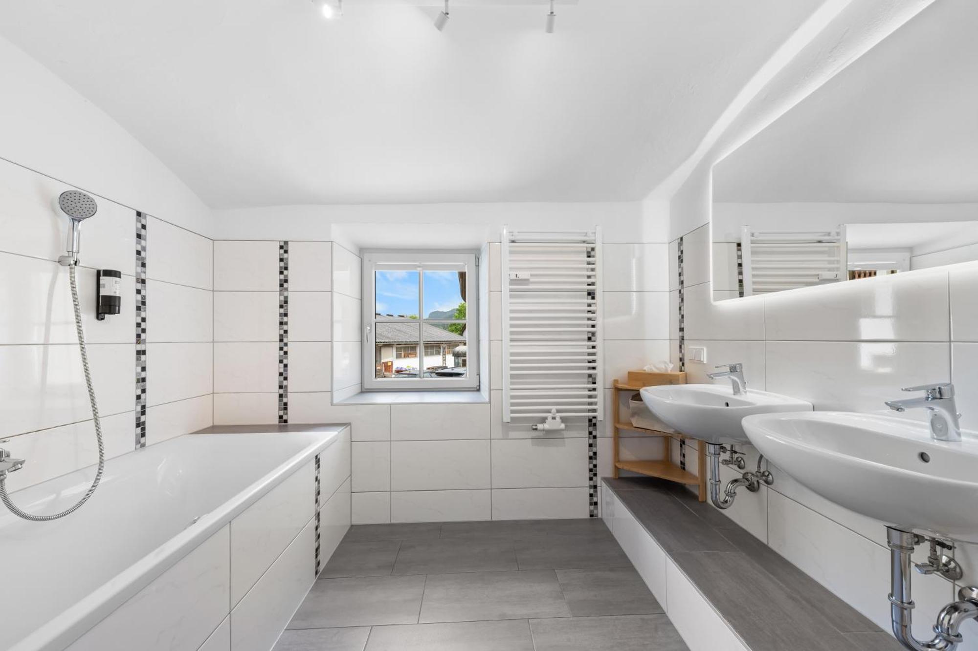 Three-Bedroom Apartment Mountain View