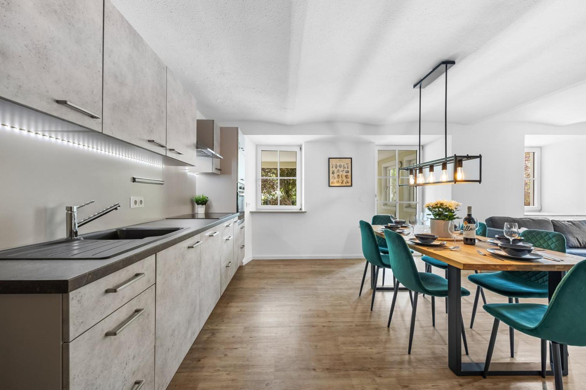 Three-Bedroom Apartment Mountain View