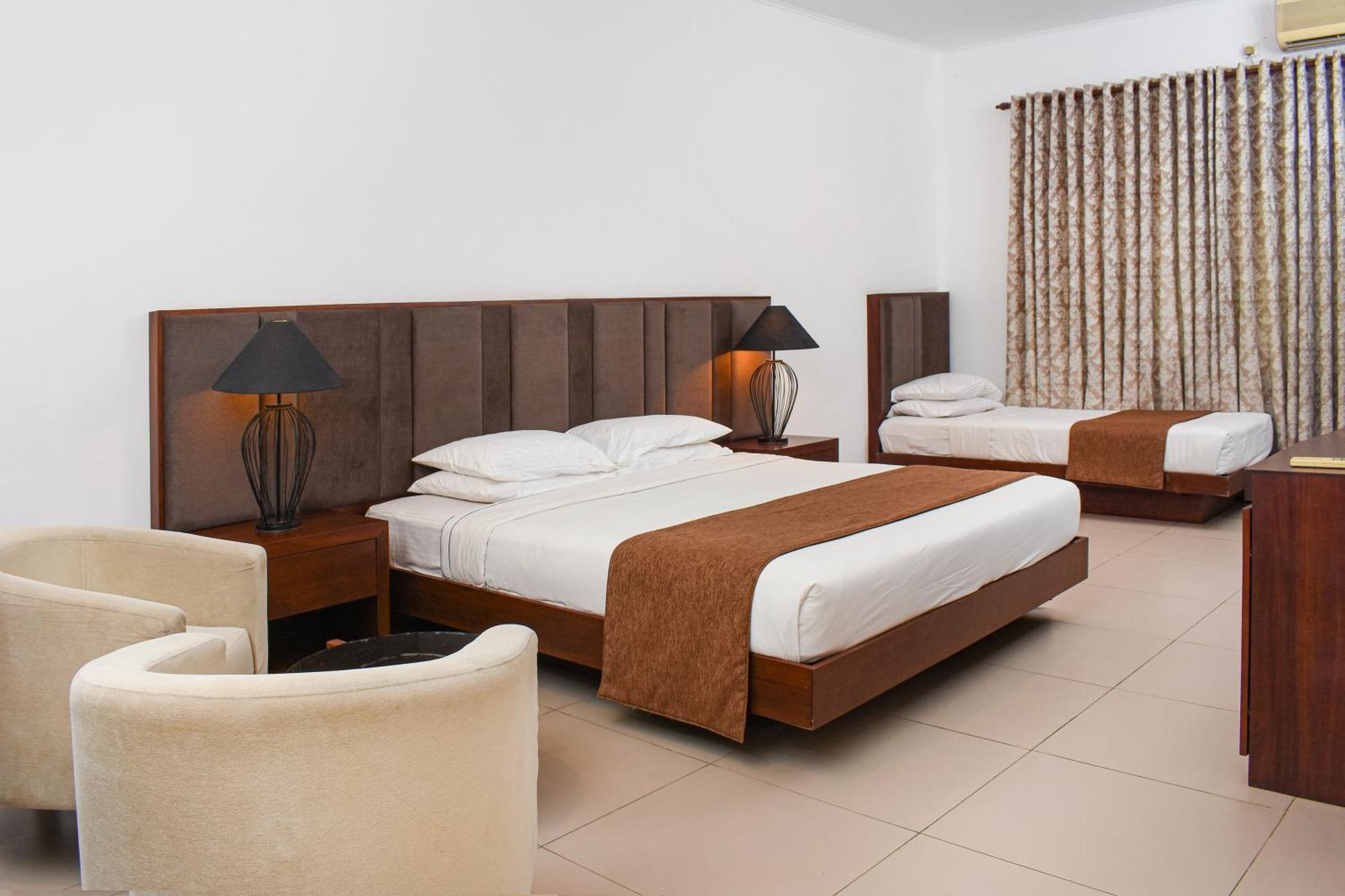 Deluxe Triple Room