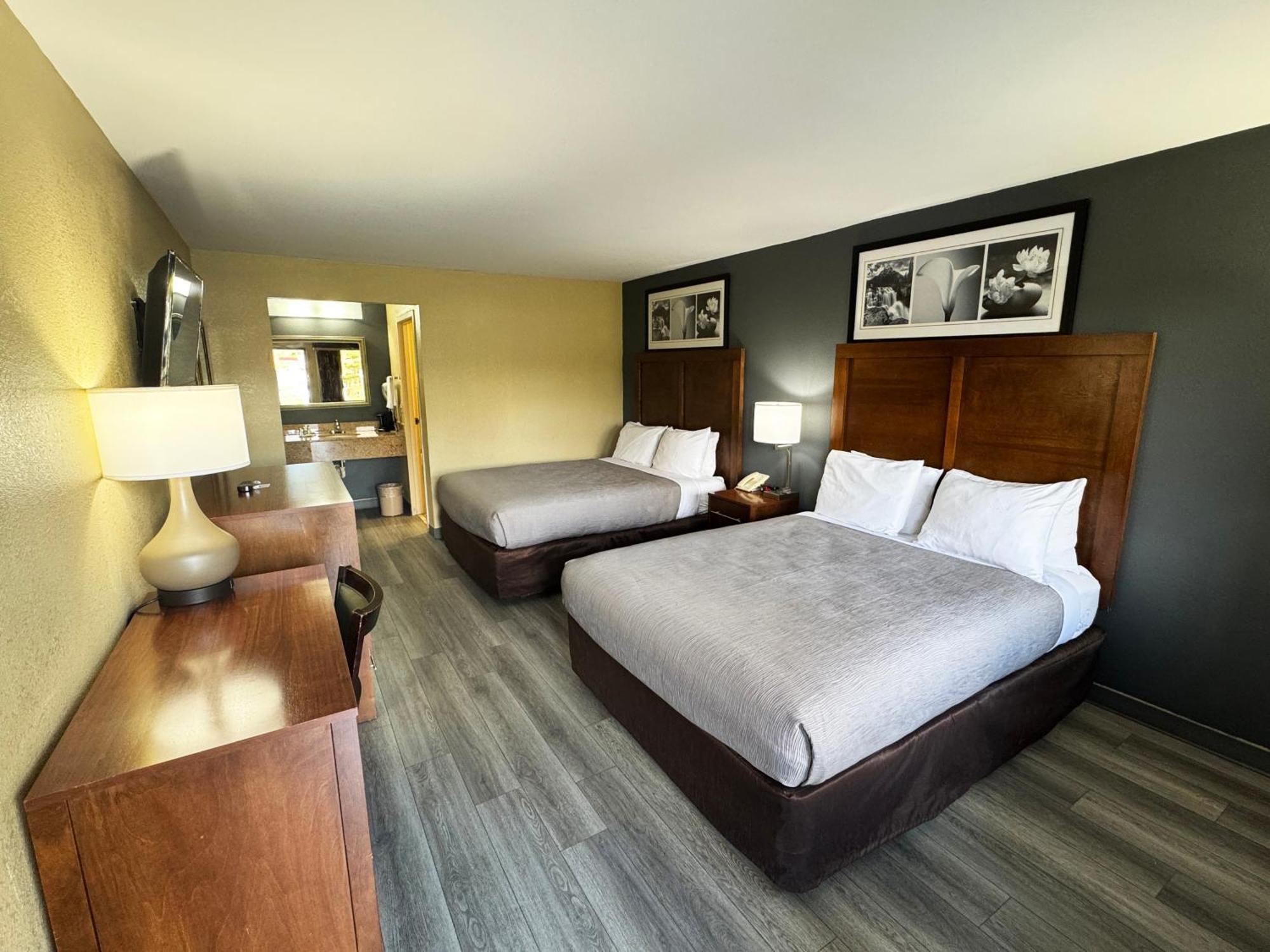 Queen Room with Two Queen Beds - Non-Smoking