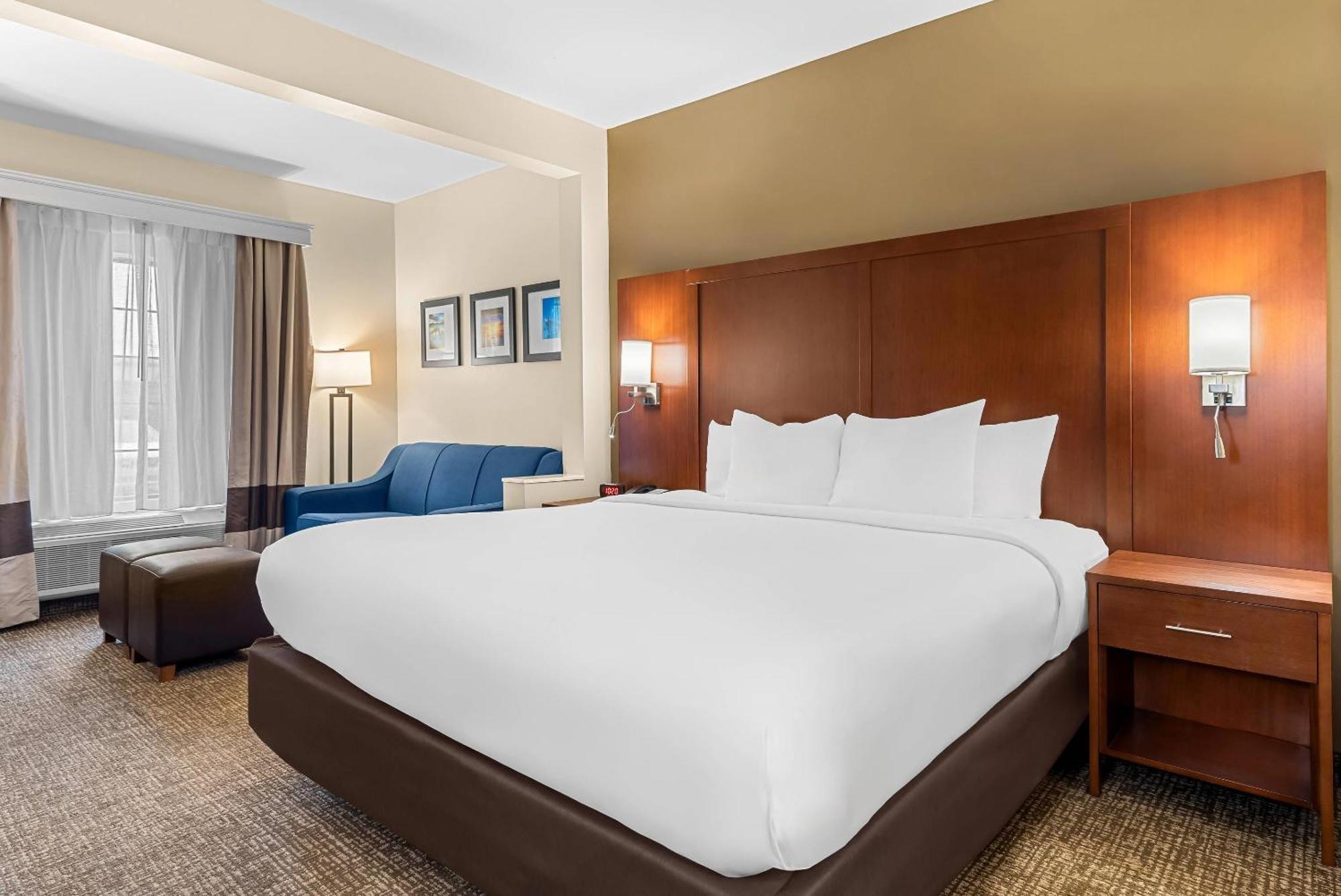 King Suite - Disability Access/Non-Smoking