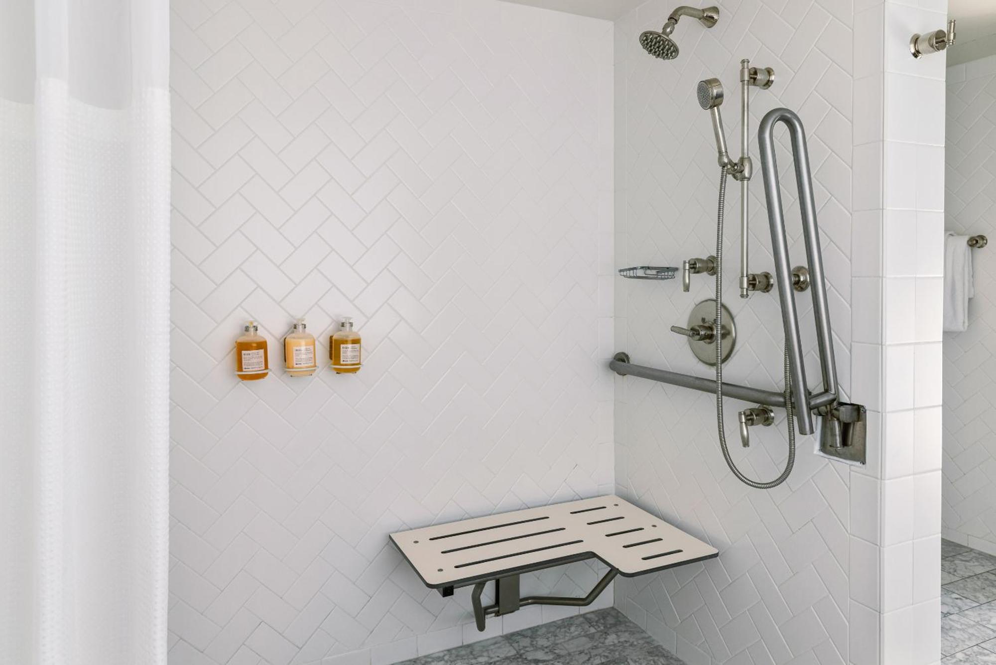 Partial Ocean King Roll Shower,1685171351:JPEG