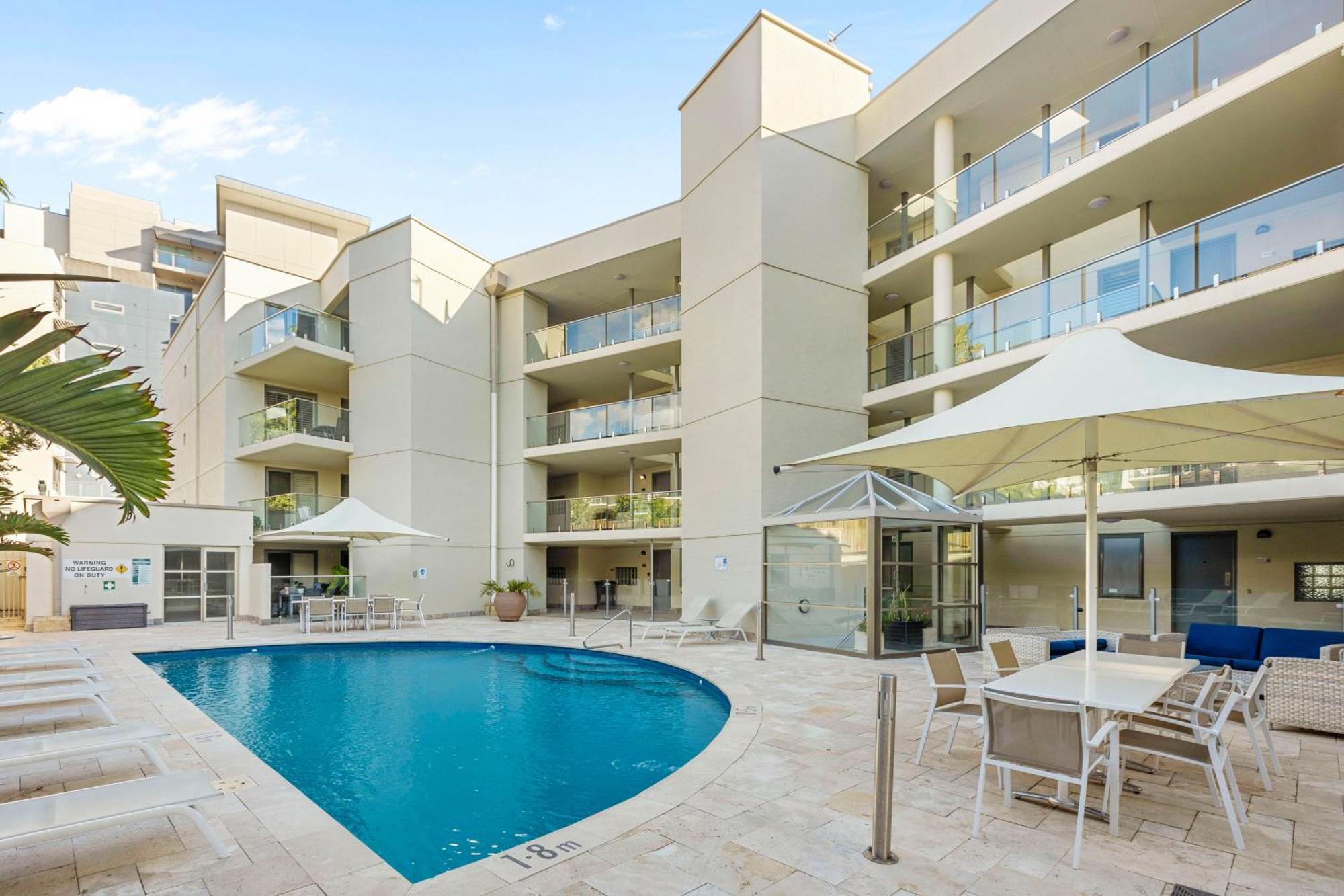 Seashells One Bedroom Apartment Pool View