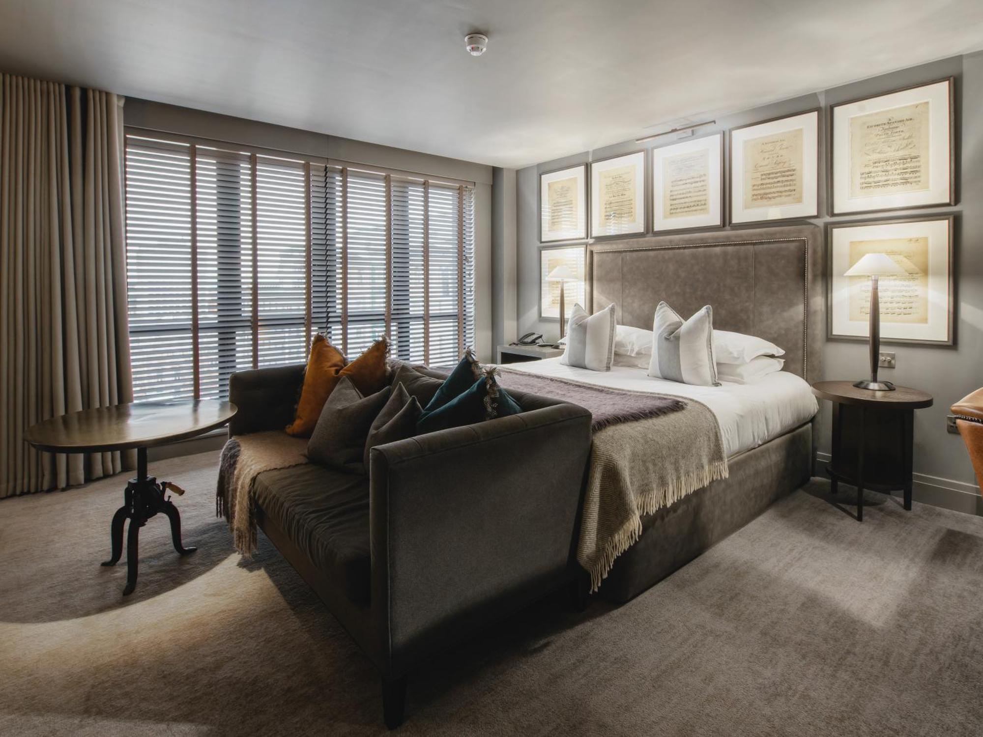 Suite Signature