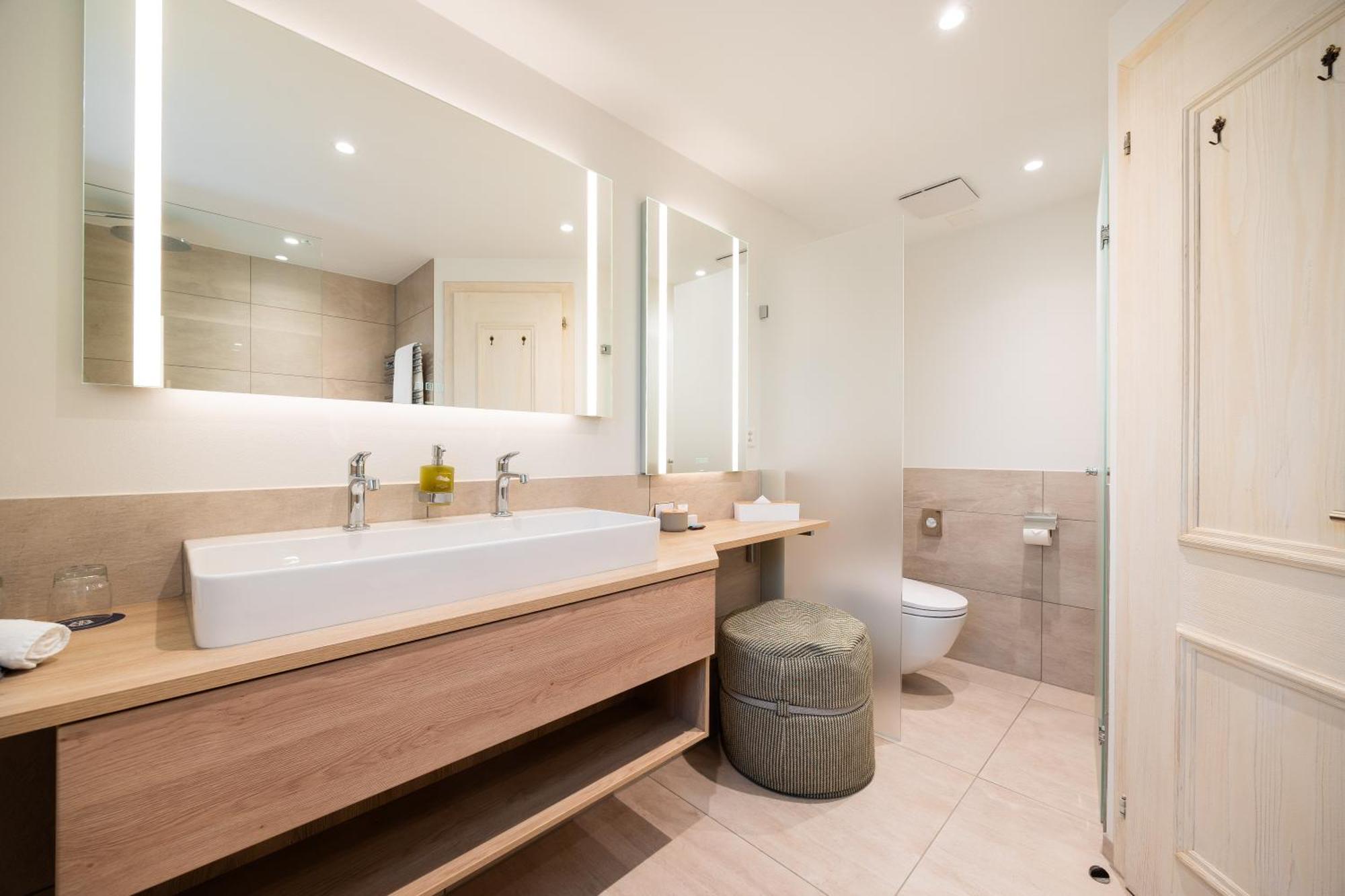 Aeschi Deluxe Room
