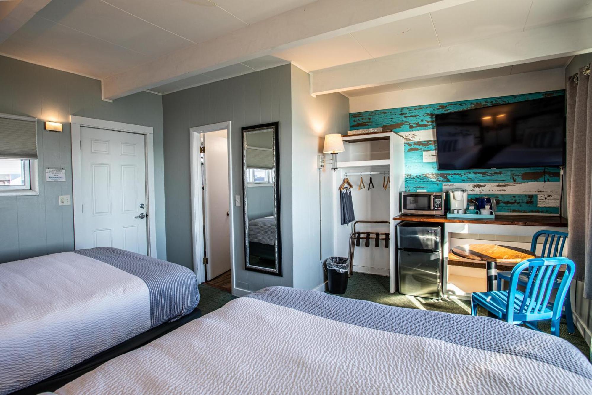 Quadruple Room with Lake View