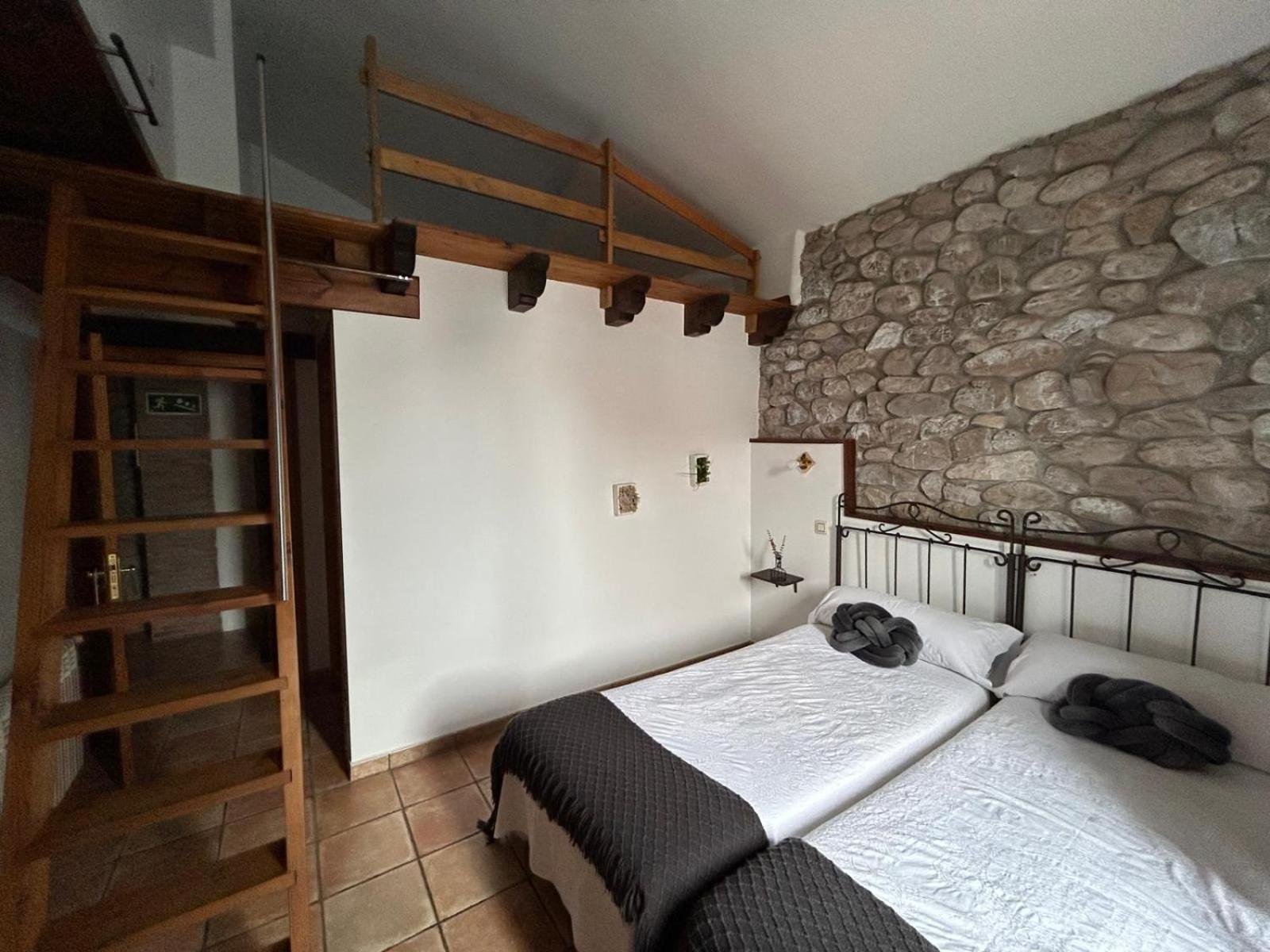 Classic Quadruple Room,1678001308:JPEG