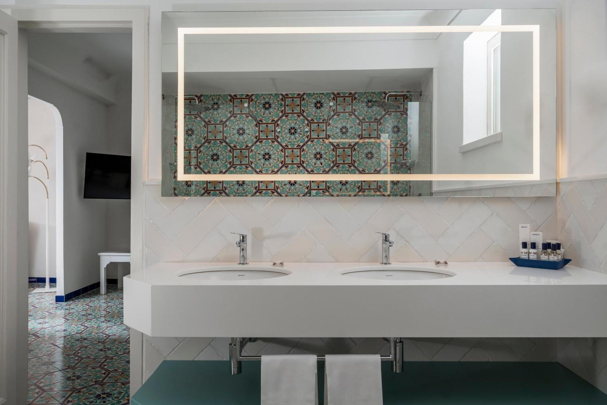 Suite with Spa Bath