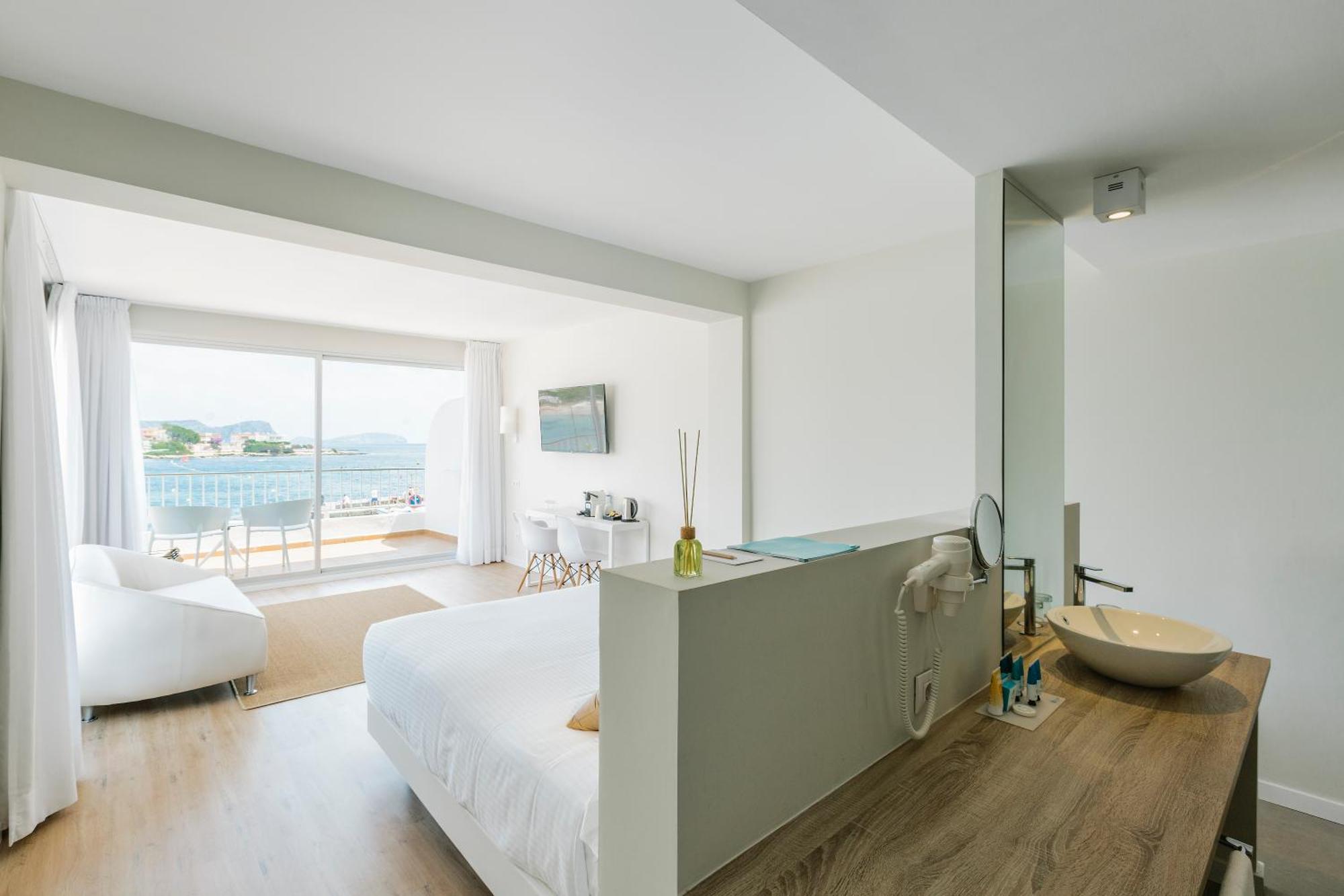 Junior Suite Frontal Sea View,1678640455:JPEG