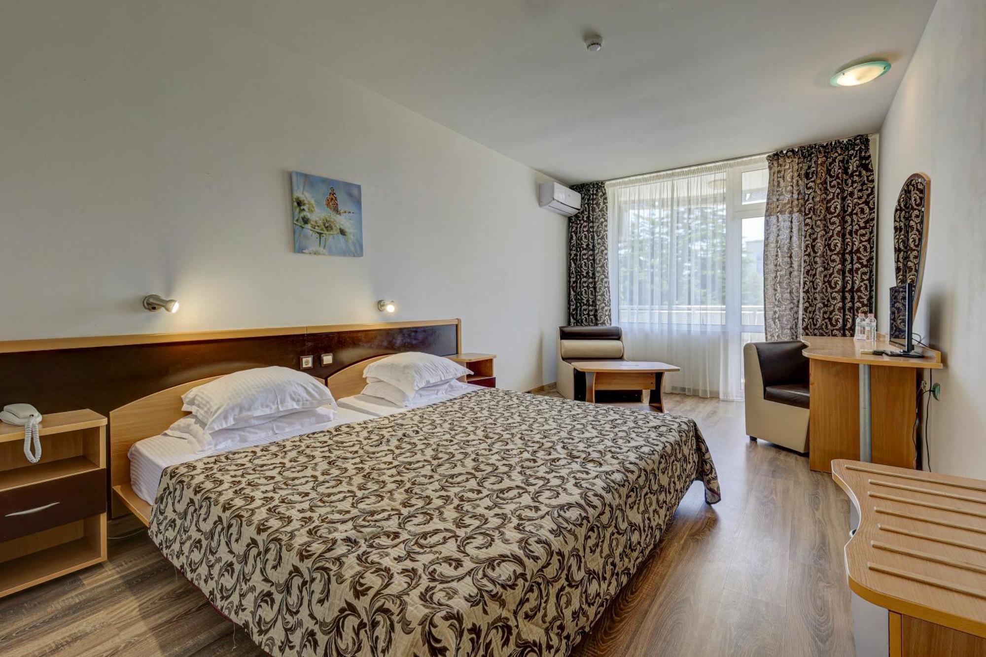 Tweepersoonskamer met Extra Bed (2 Volwassenen + 1 Kind)