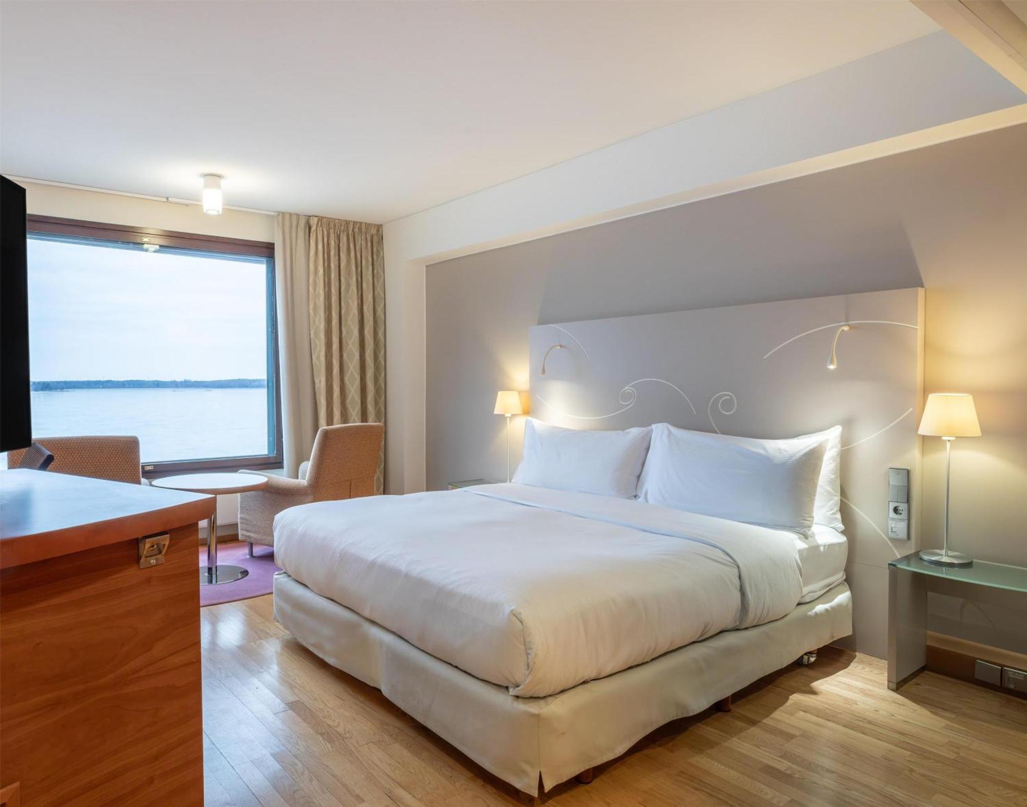 Deluxe King Room Sea View