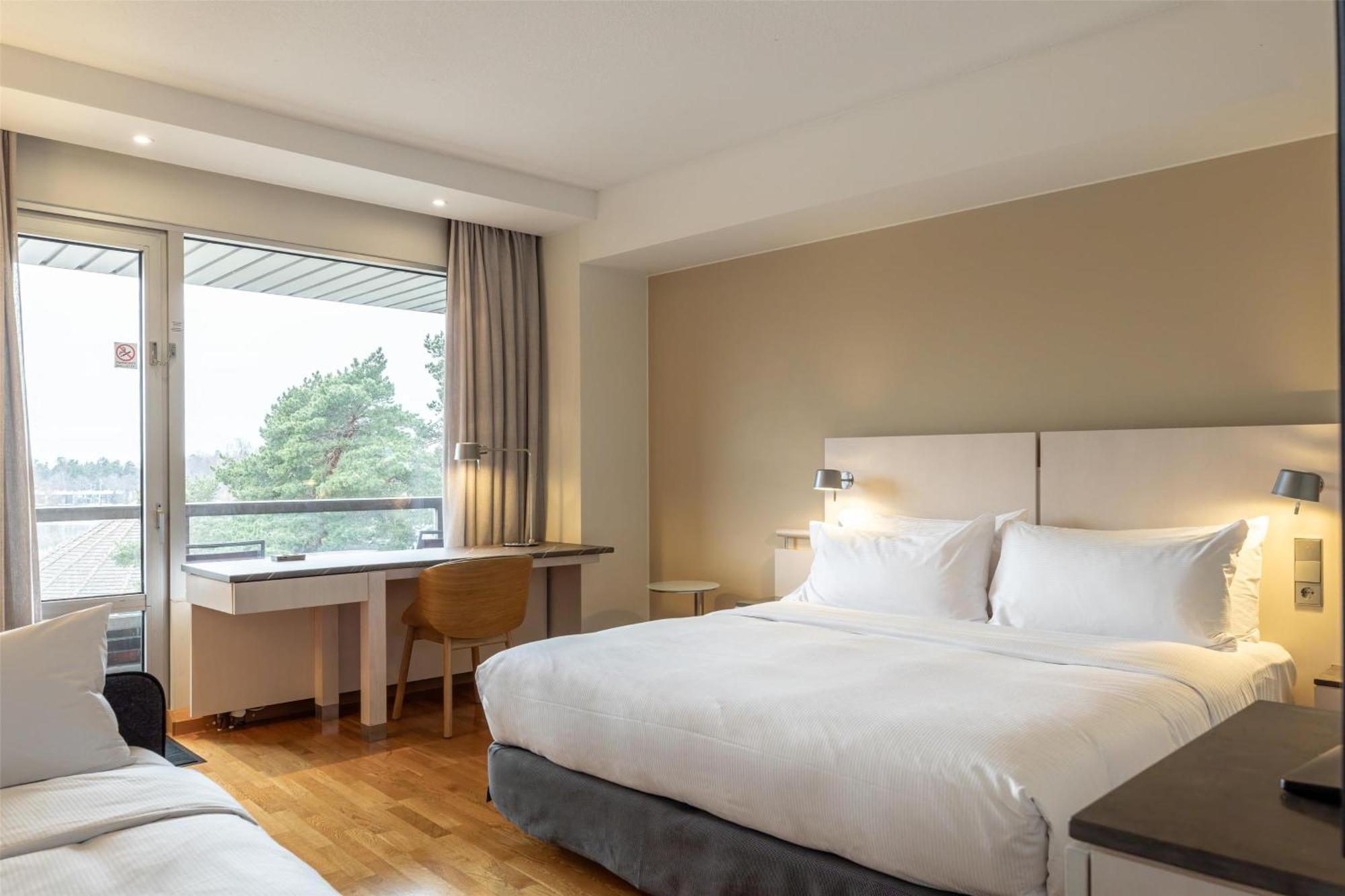 King Guest Room Balcony