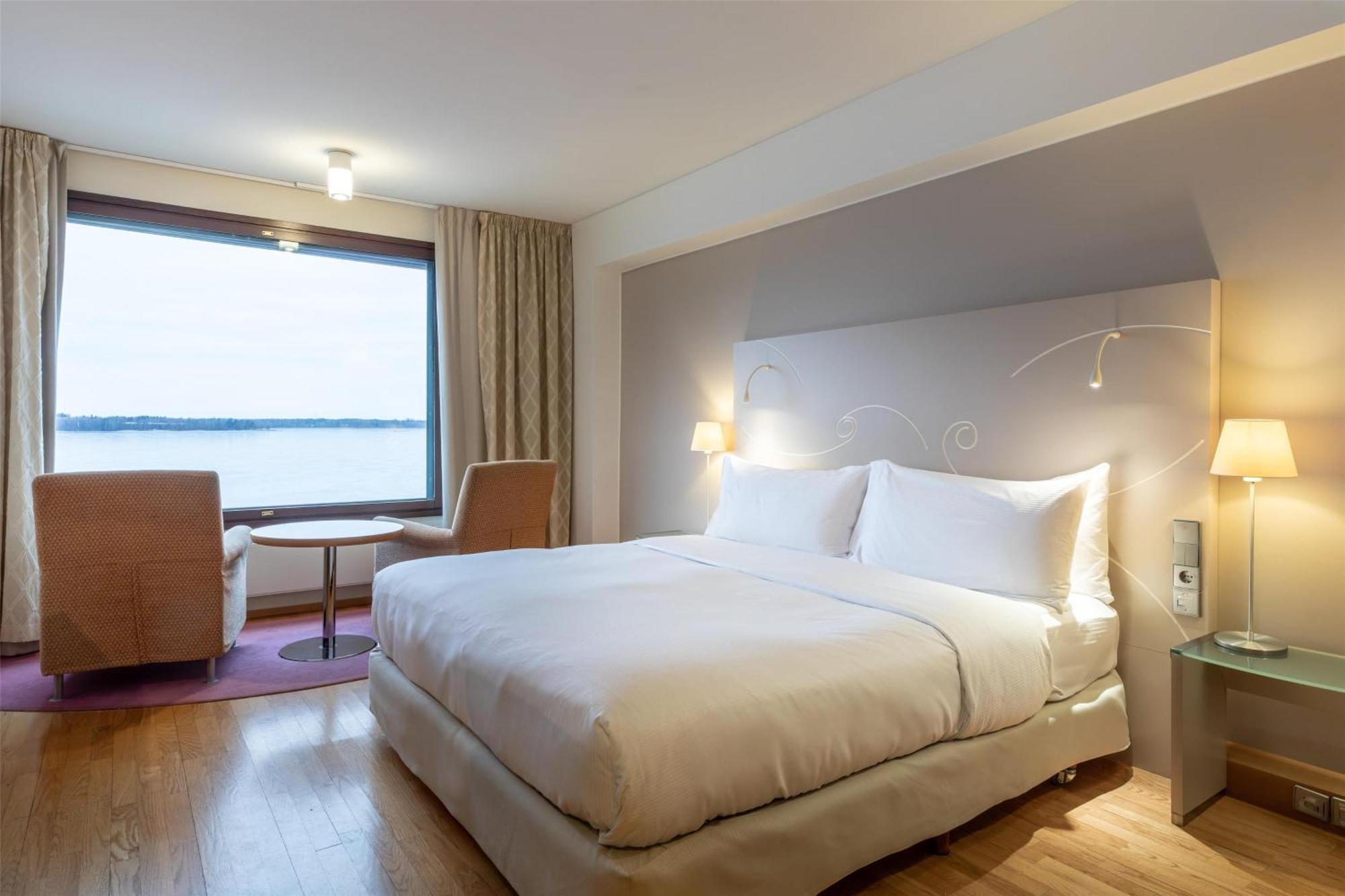 Deluxe King Room Sea View