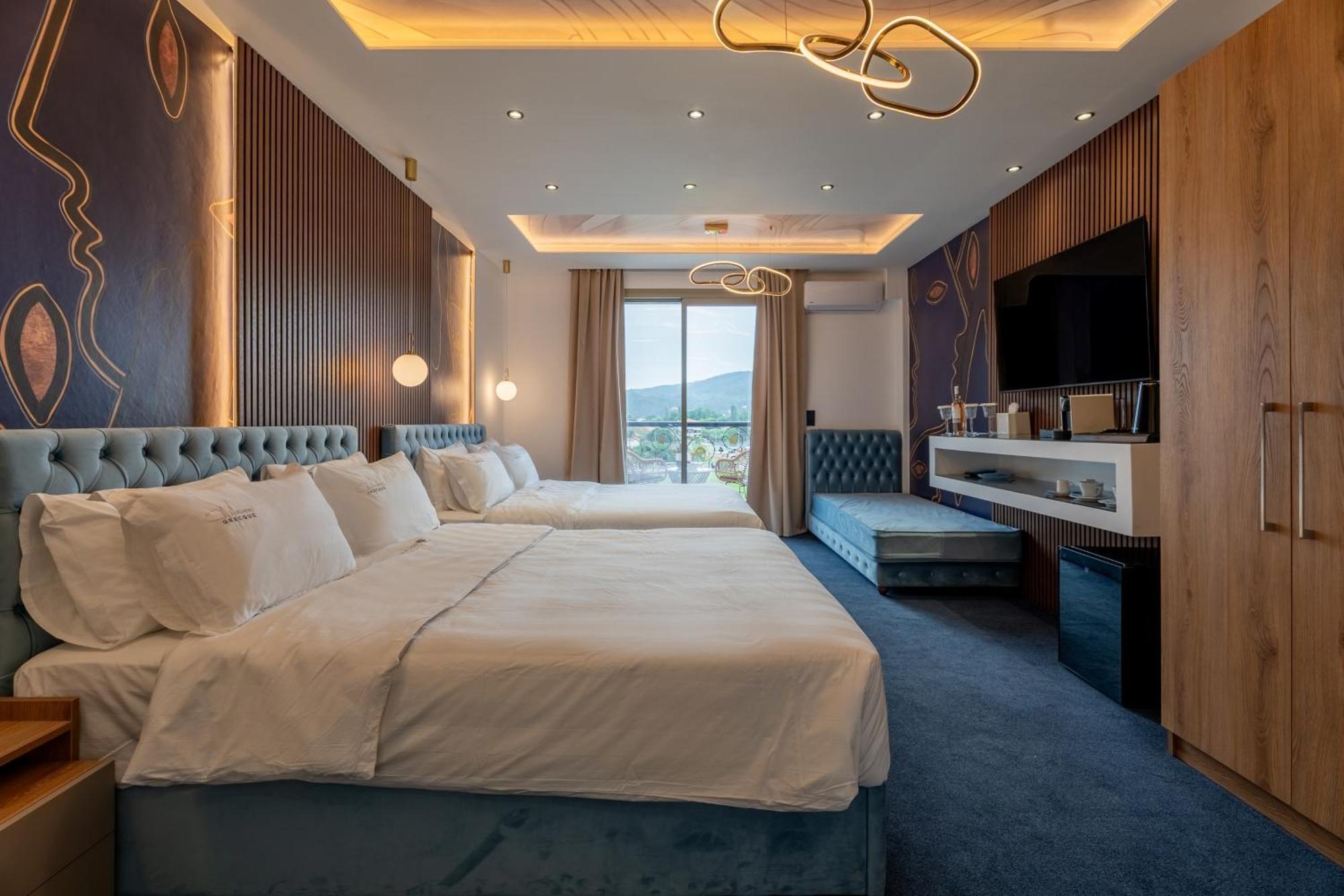 Deluxe Family Suite