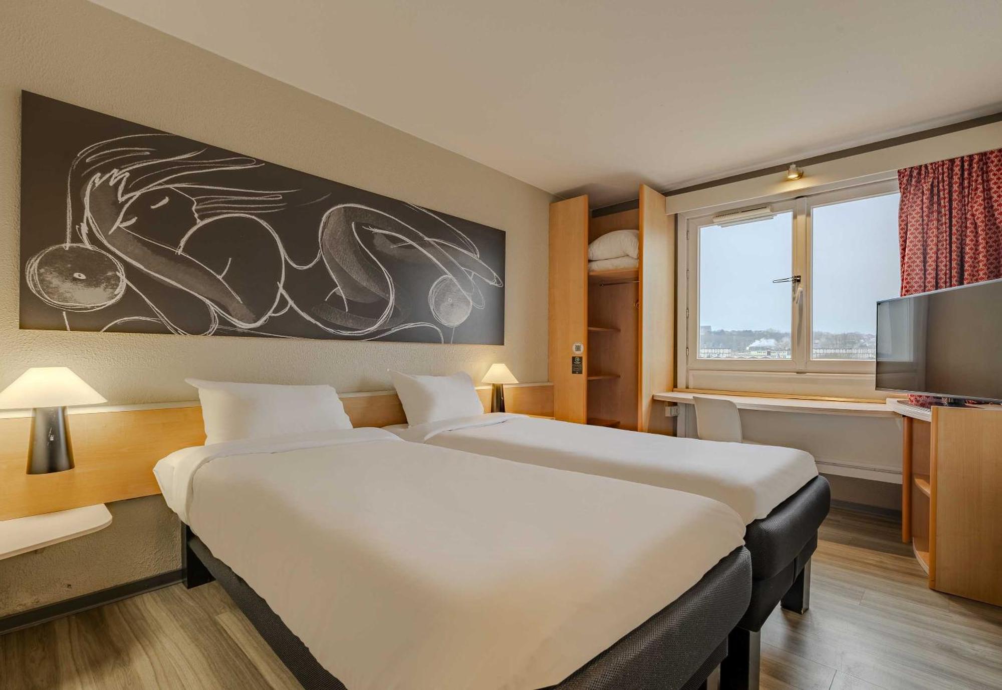 Twin Room,1680591387:JPEG