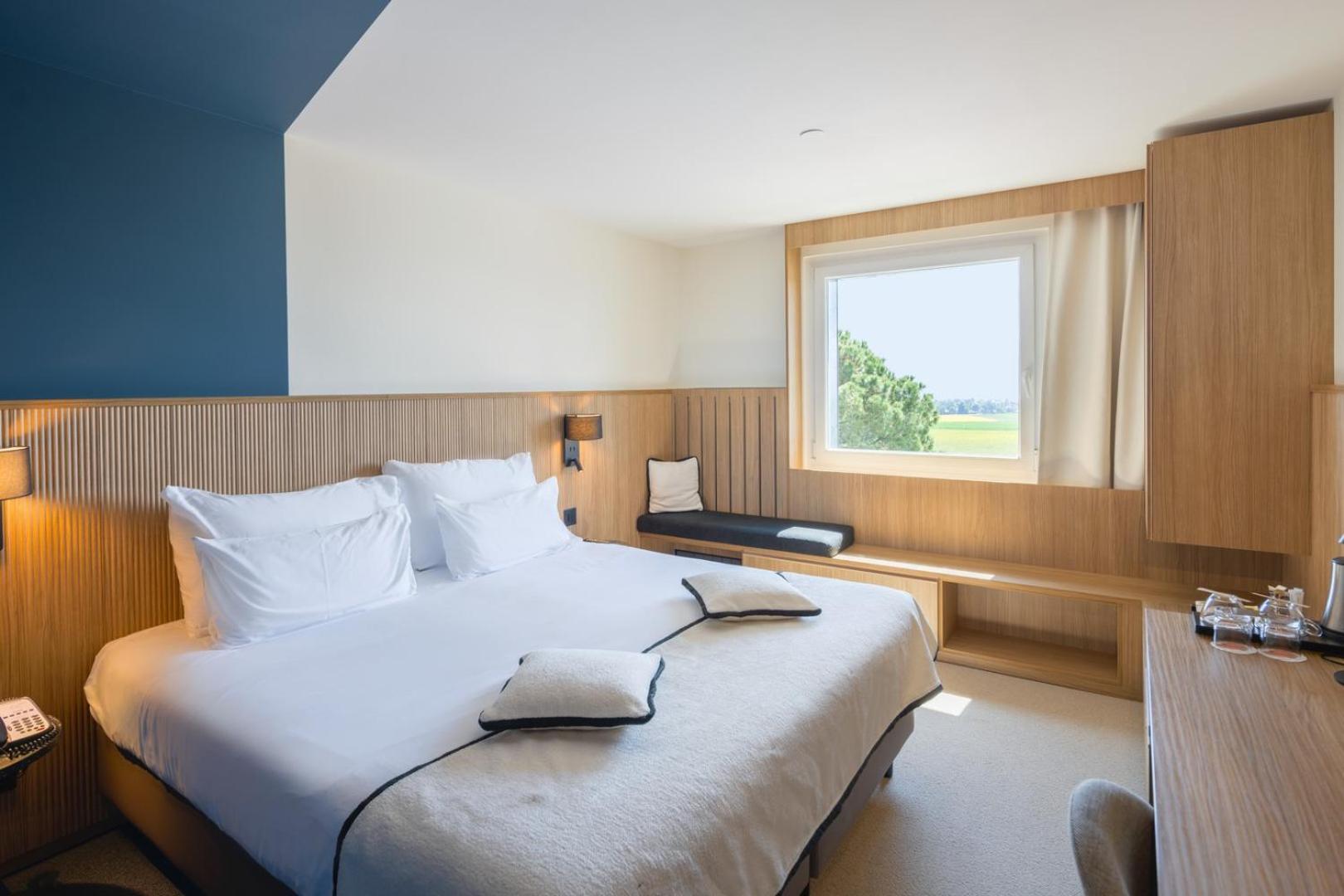 Superior Double or Twin Room - Lake Side