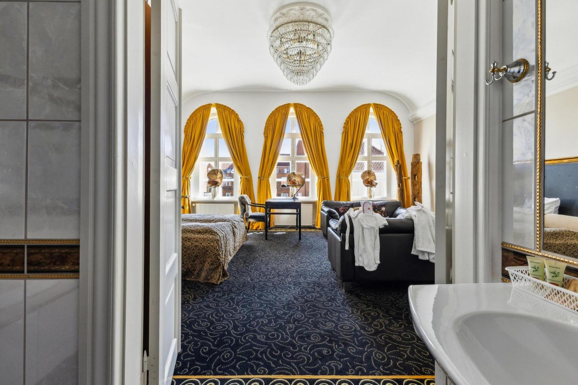 Suite Main Building