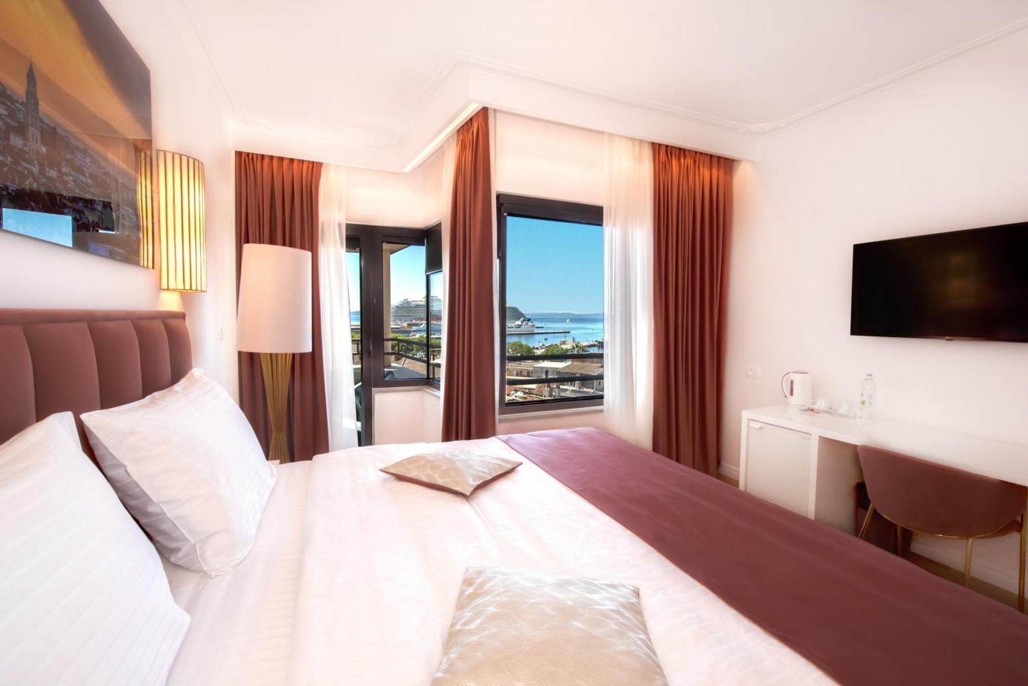 Comfort Double or Twin Room Sea View Balcony