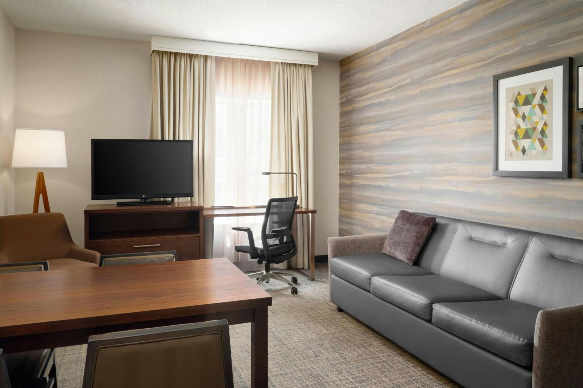 One-Bedroom Queen Suite Sofa Bed