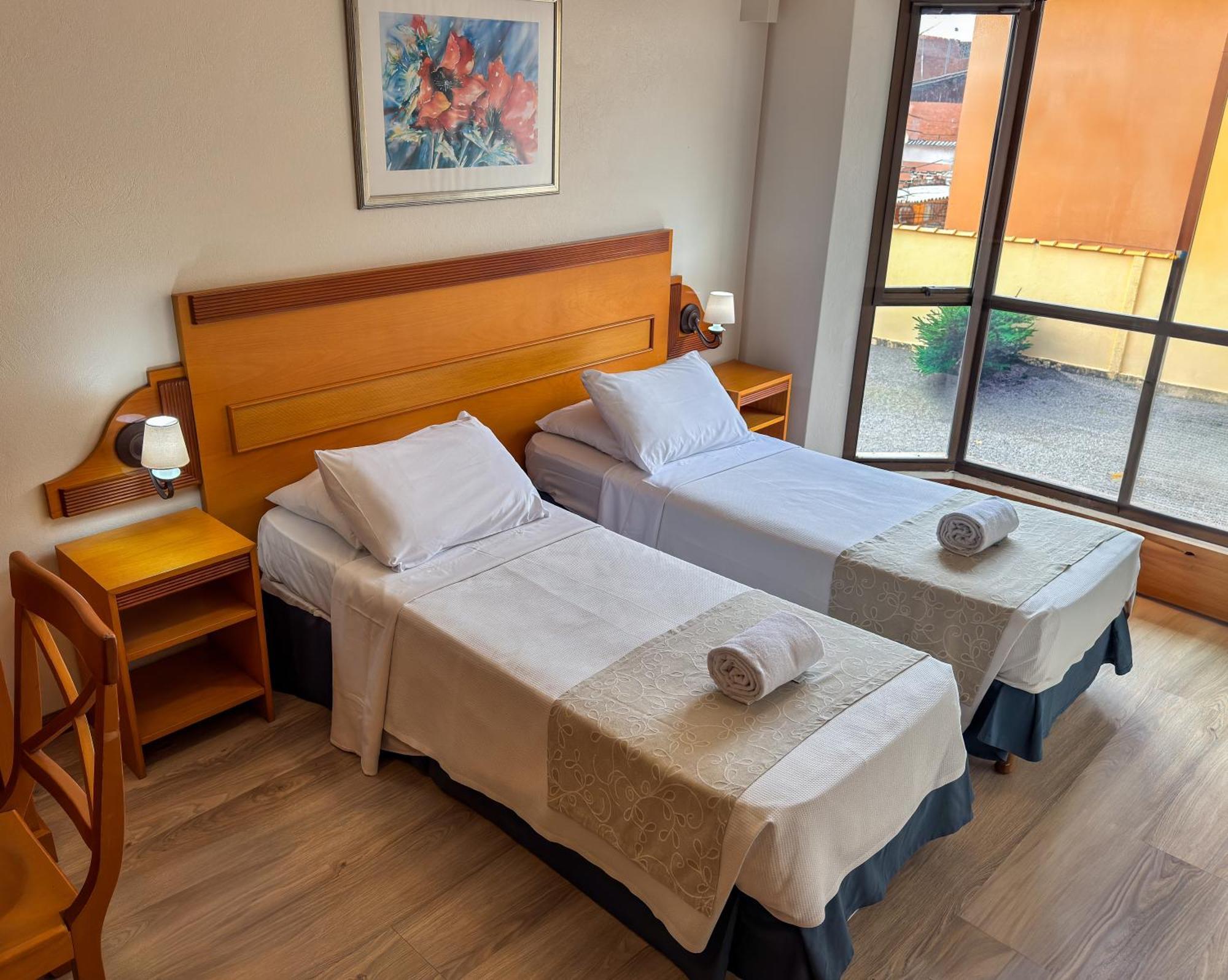 Luxo quádruplo quarto com 2 dormitórios e 1 banheiro