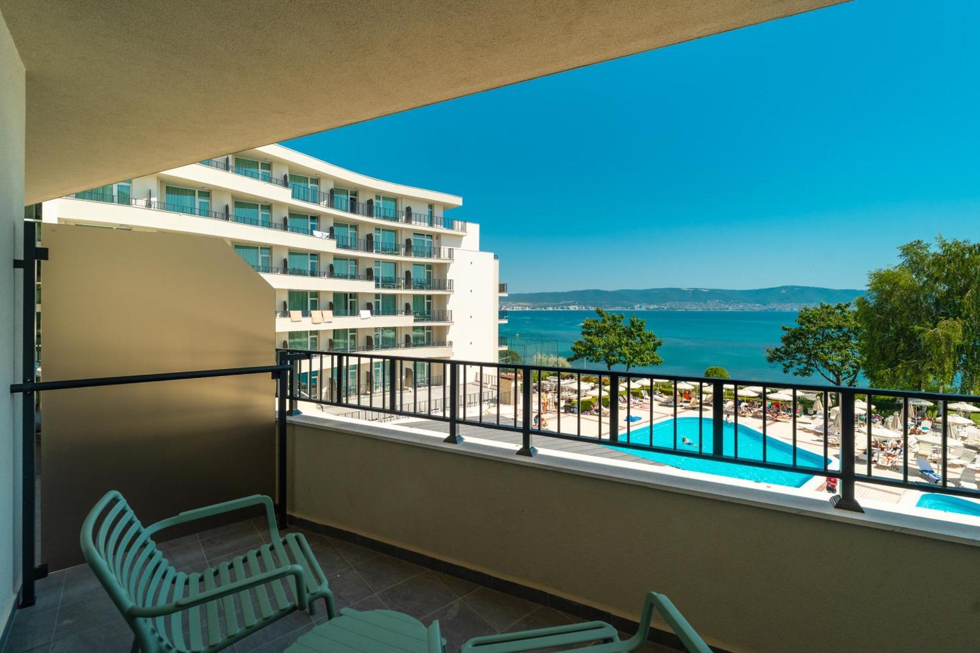 Deluxe Twin Room with Sea View