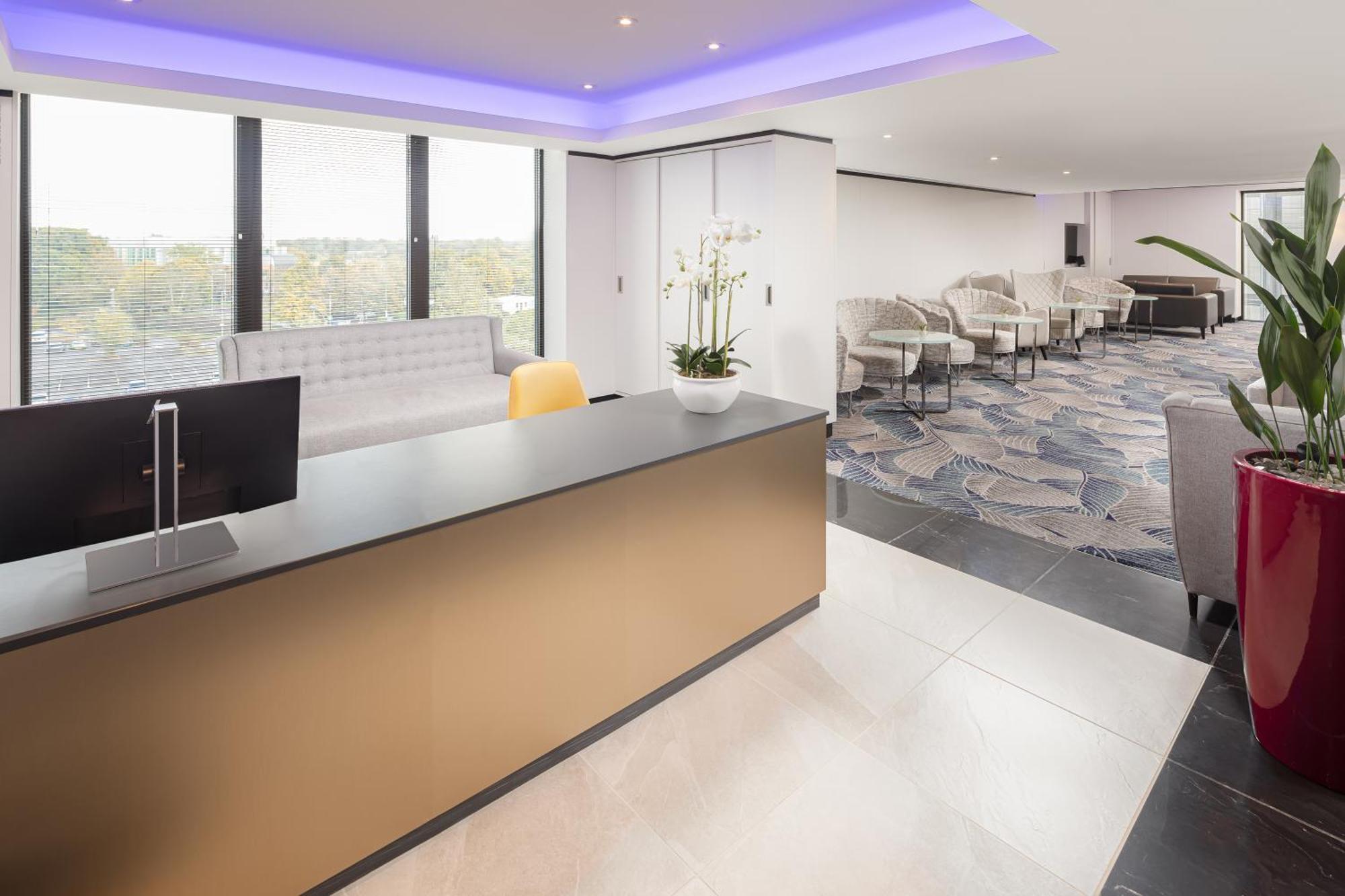 Executive King Room Lounge Access