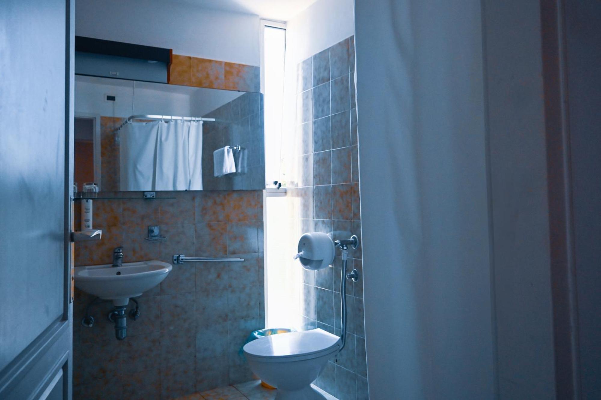 Dreibettzimmer (2 Erwachsene + 1 Kind)