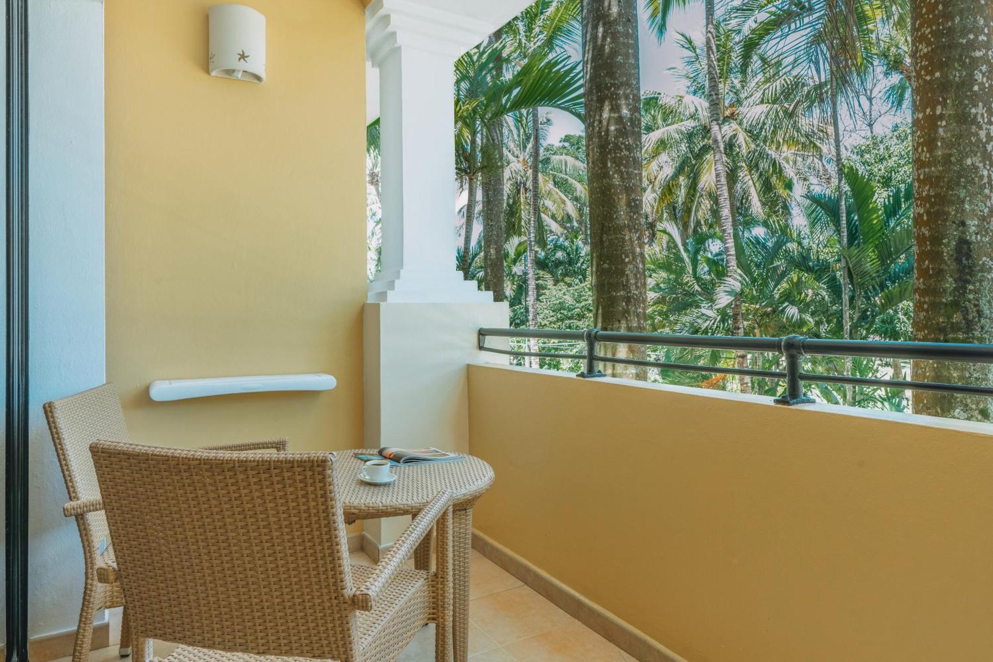 Premium Tropical View