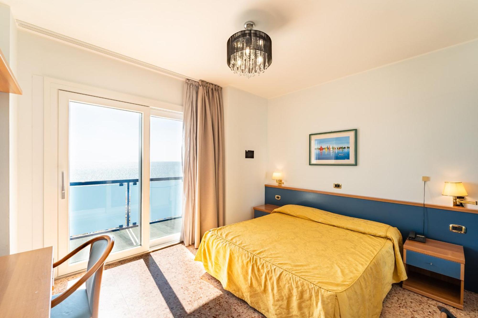 Double or Twin Room Balcony Front Sea View