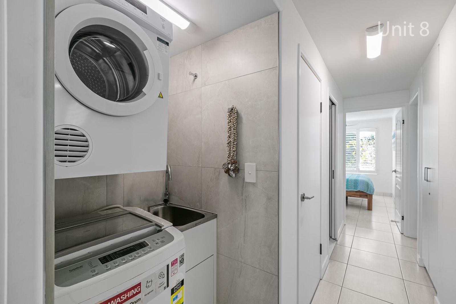 Deluxe Three Bedroom Ocean View Apartment