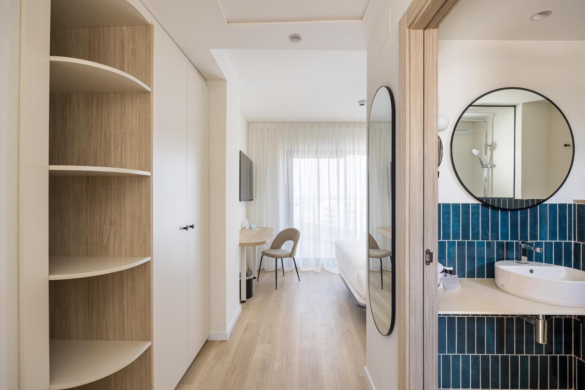Double Room,1693276926:JPEG