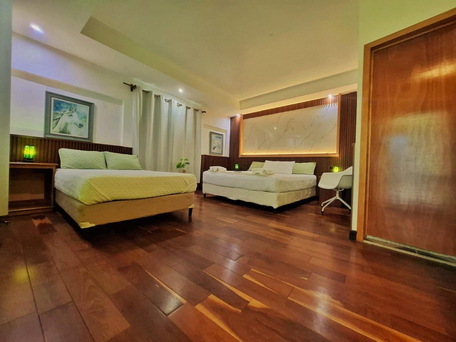 Habitación Triple con vistas al jardín