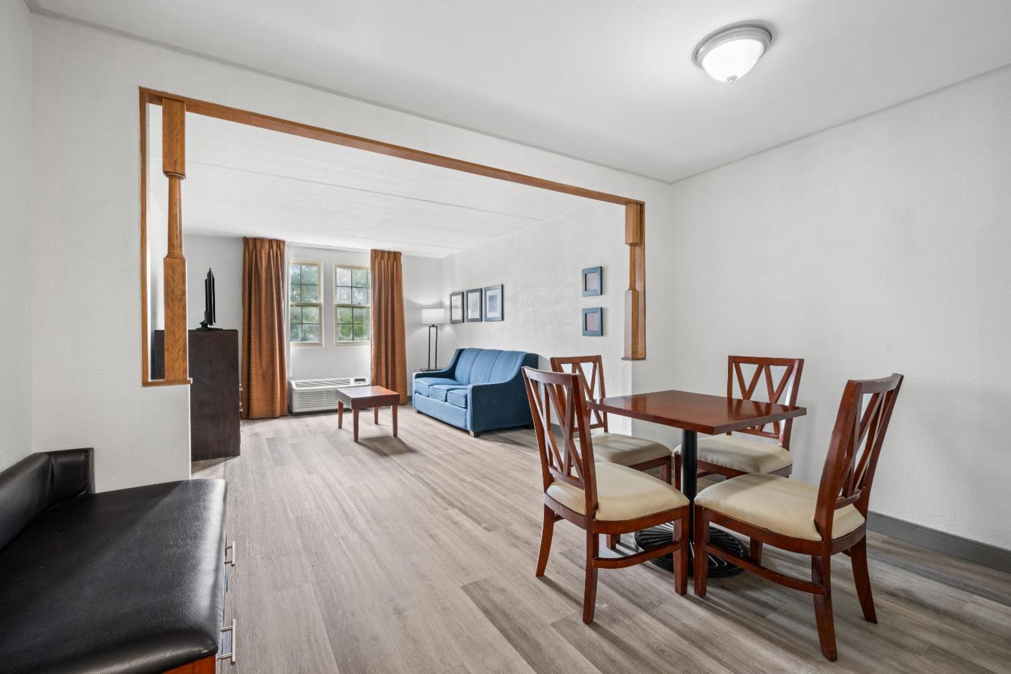 King Suite with Spa Bath
