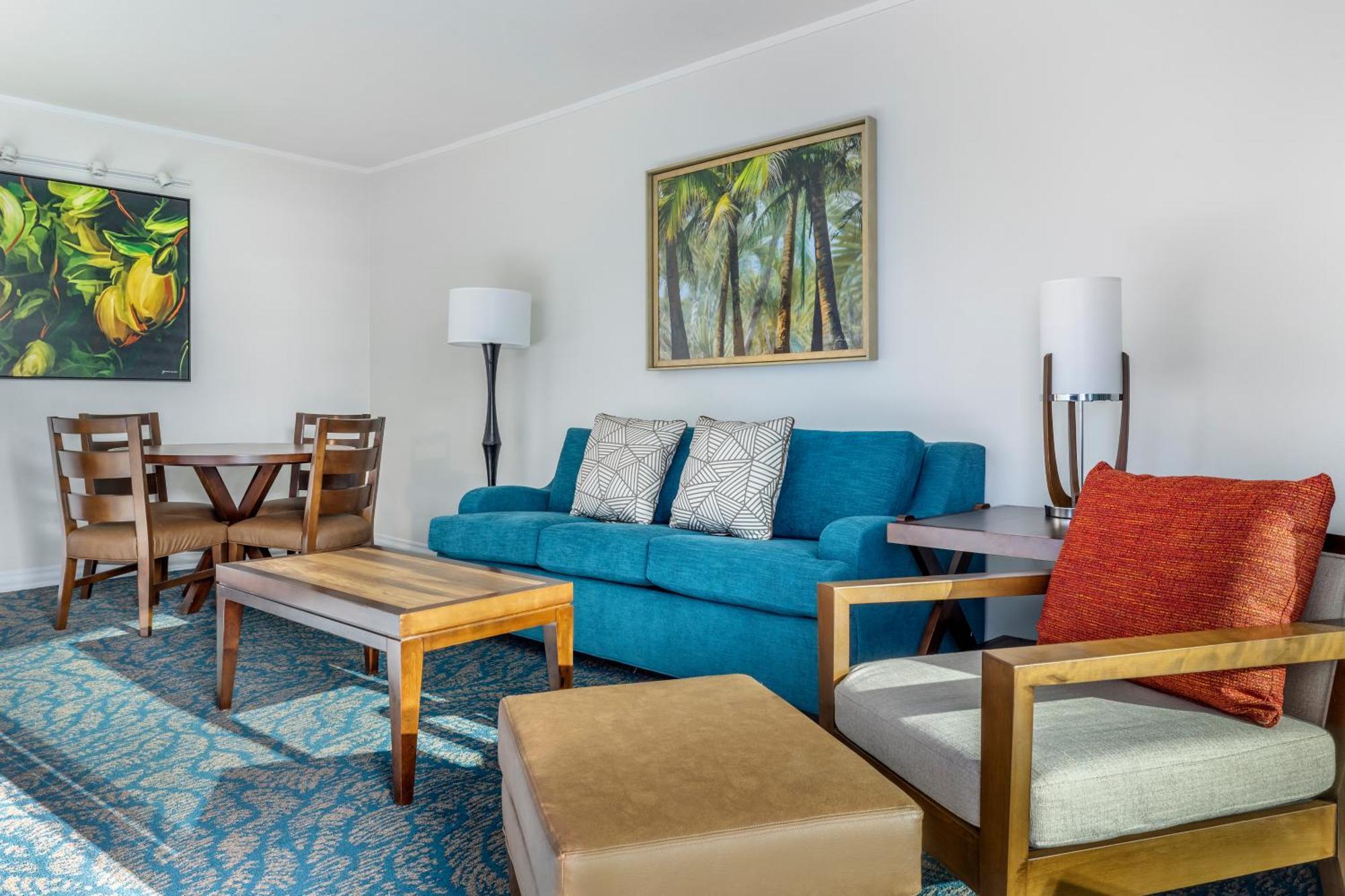 One-Bedroom King Suite Sofa Bed View Lagoon Tower