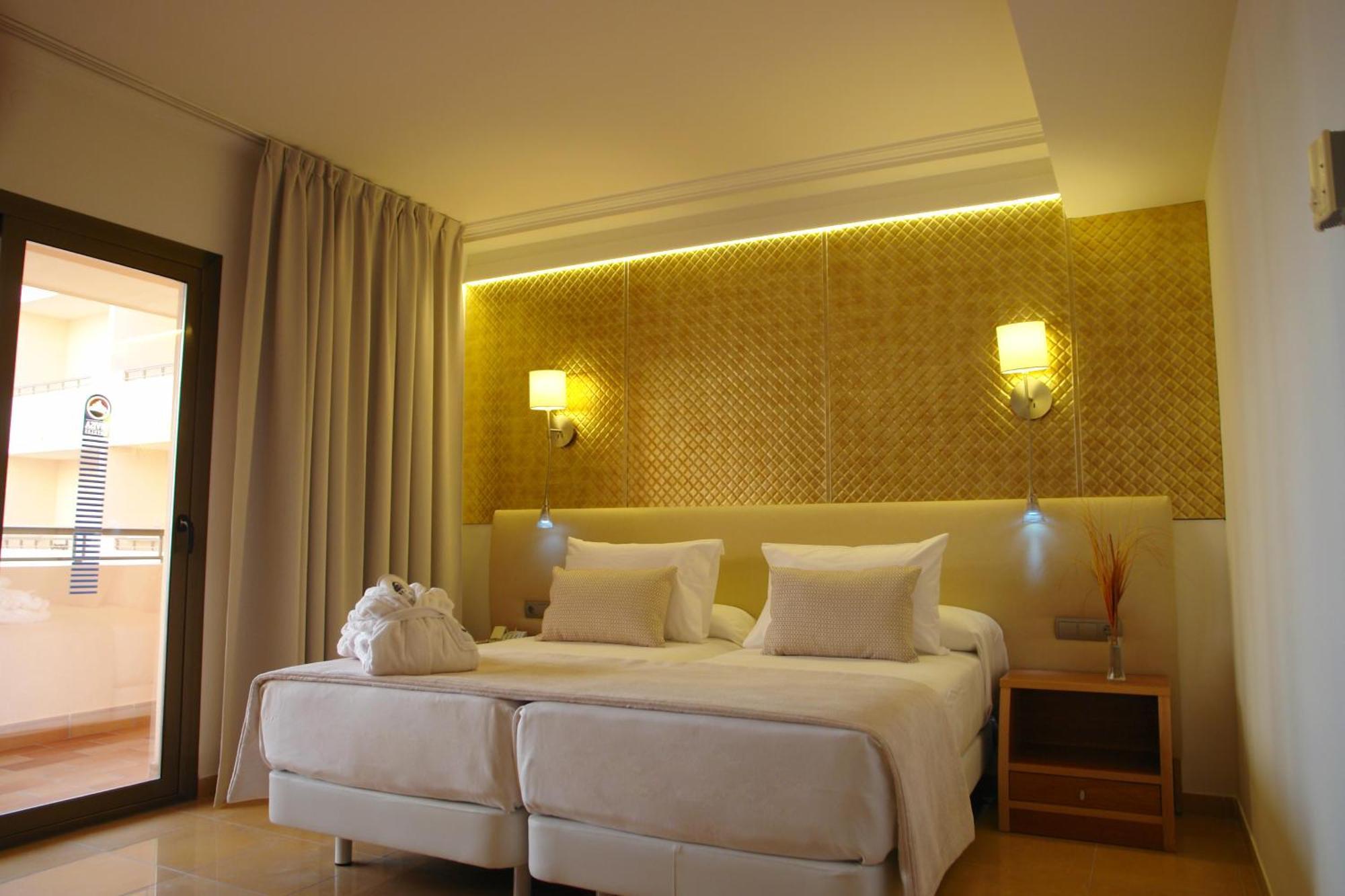 Superior Double or Twin Room,1774427404:JPEG