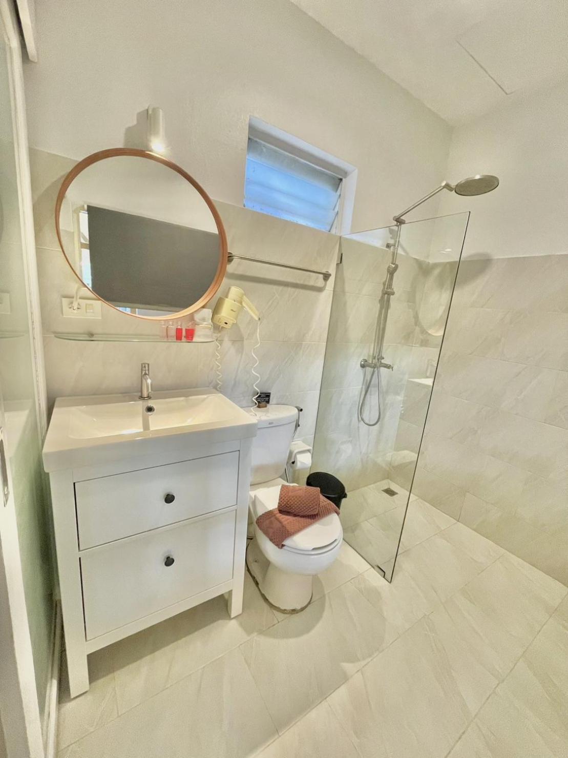 Single Room with Pool View