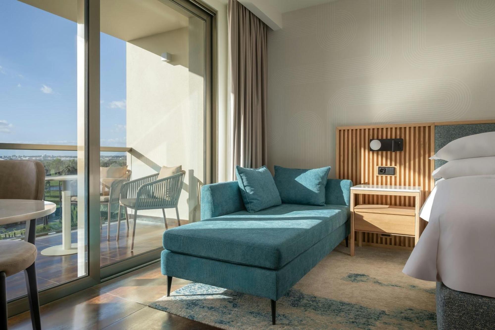 Deluxe King Room Balcony Resort View