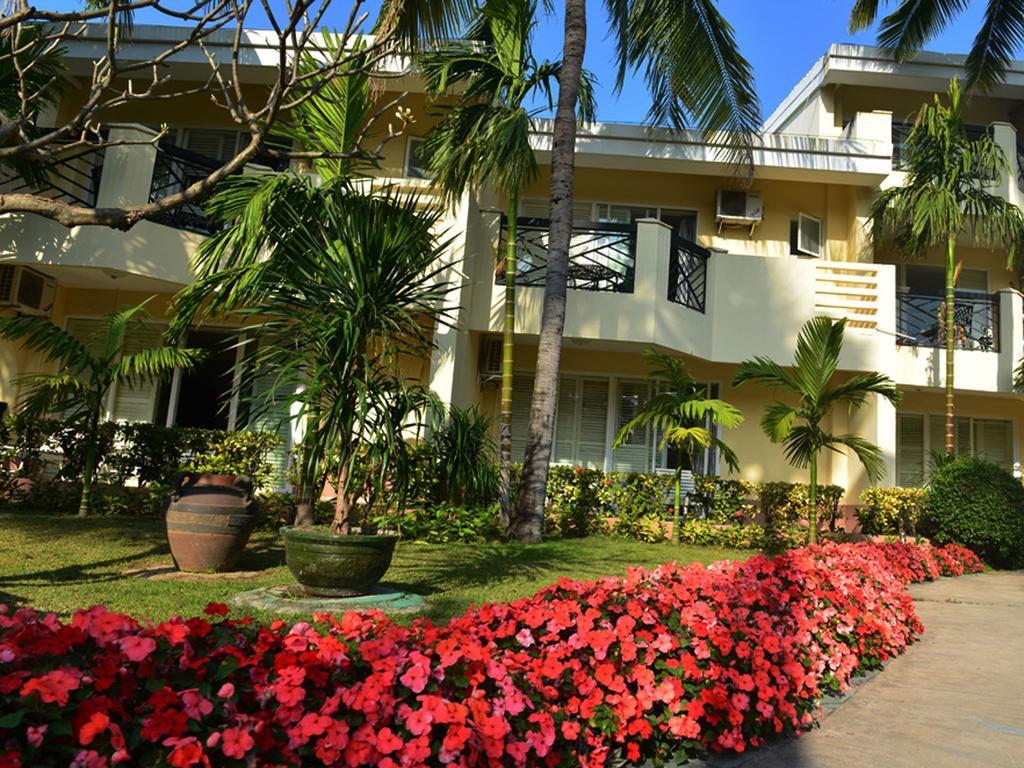 Superior Villa with living Room(Three bed Room)