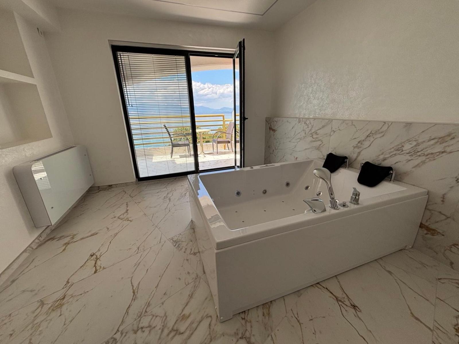 Deluxe Suite met Bubbelbad