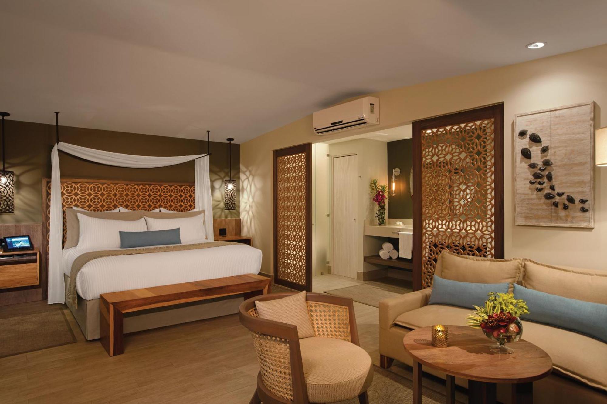 Preferred Club Bungalow Suite King Ocean Front View
