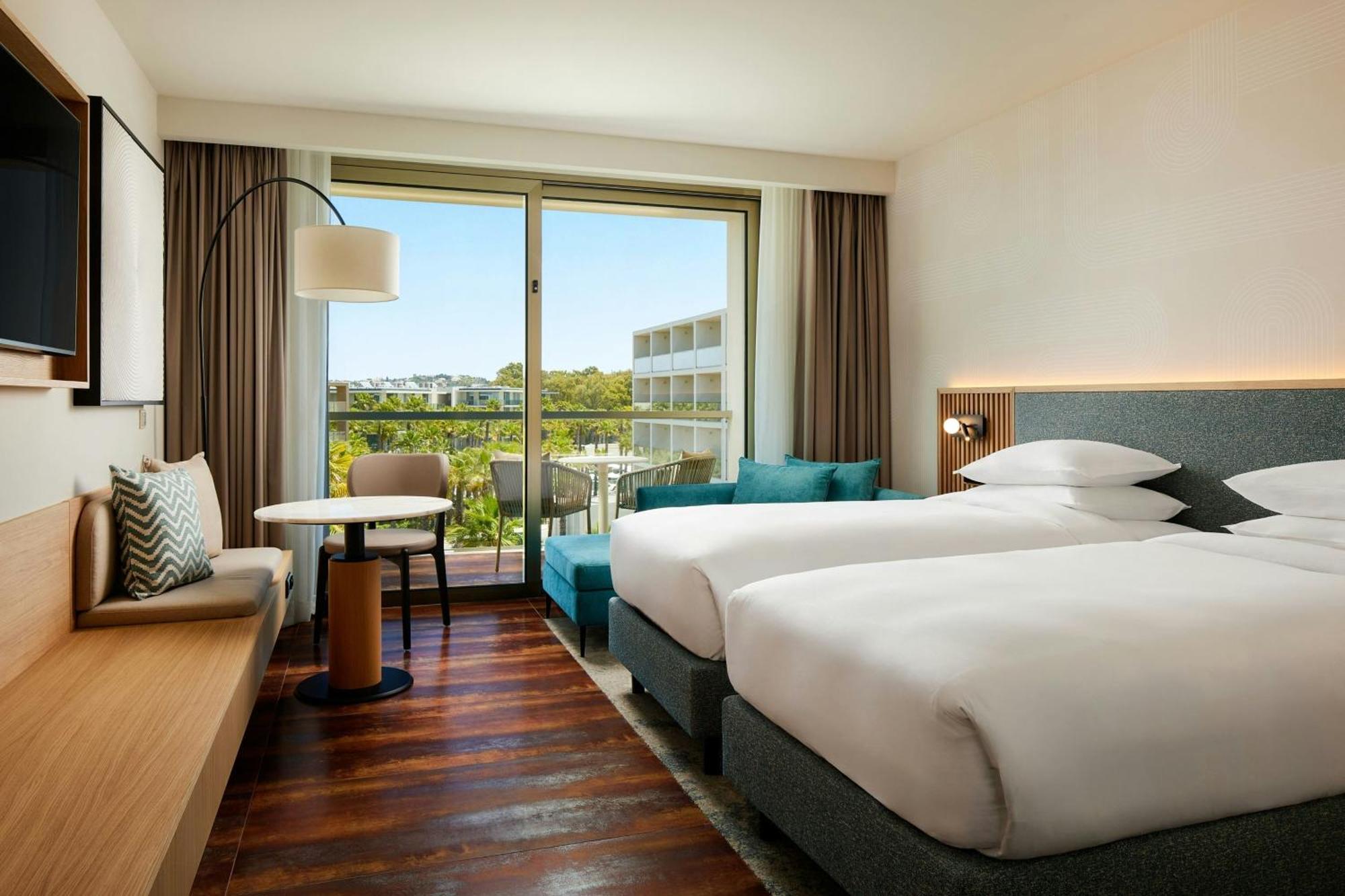 Deluxe Twin Room Balcony Resort View
