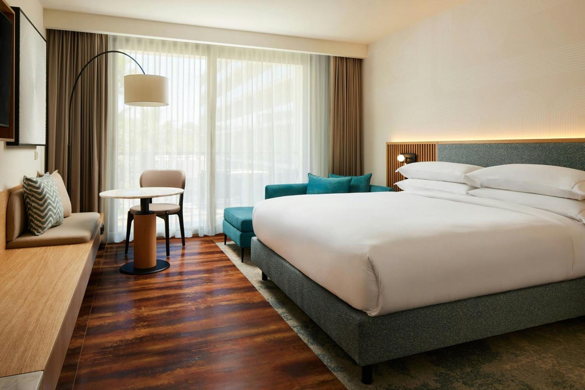 Deluxe King Room Balcony Resort View