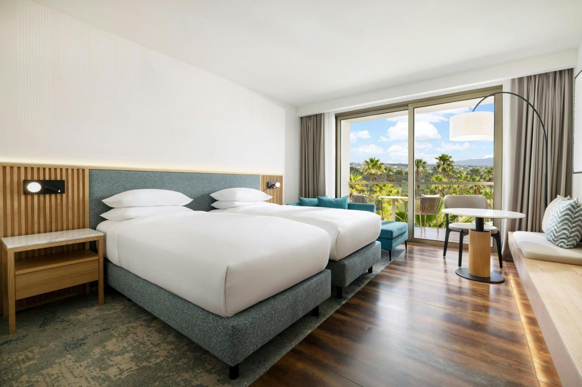Deluxe Twin Room Balcony Resort View