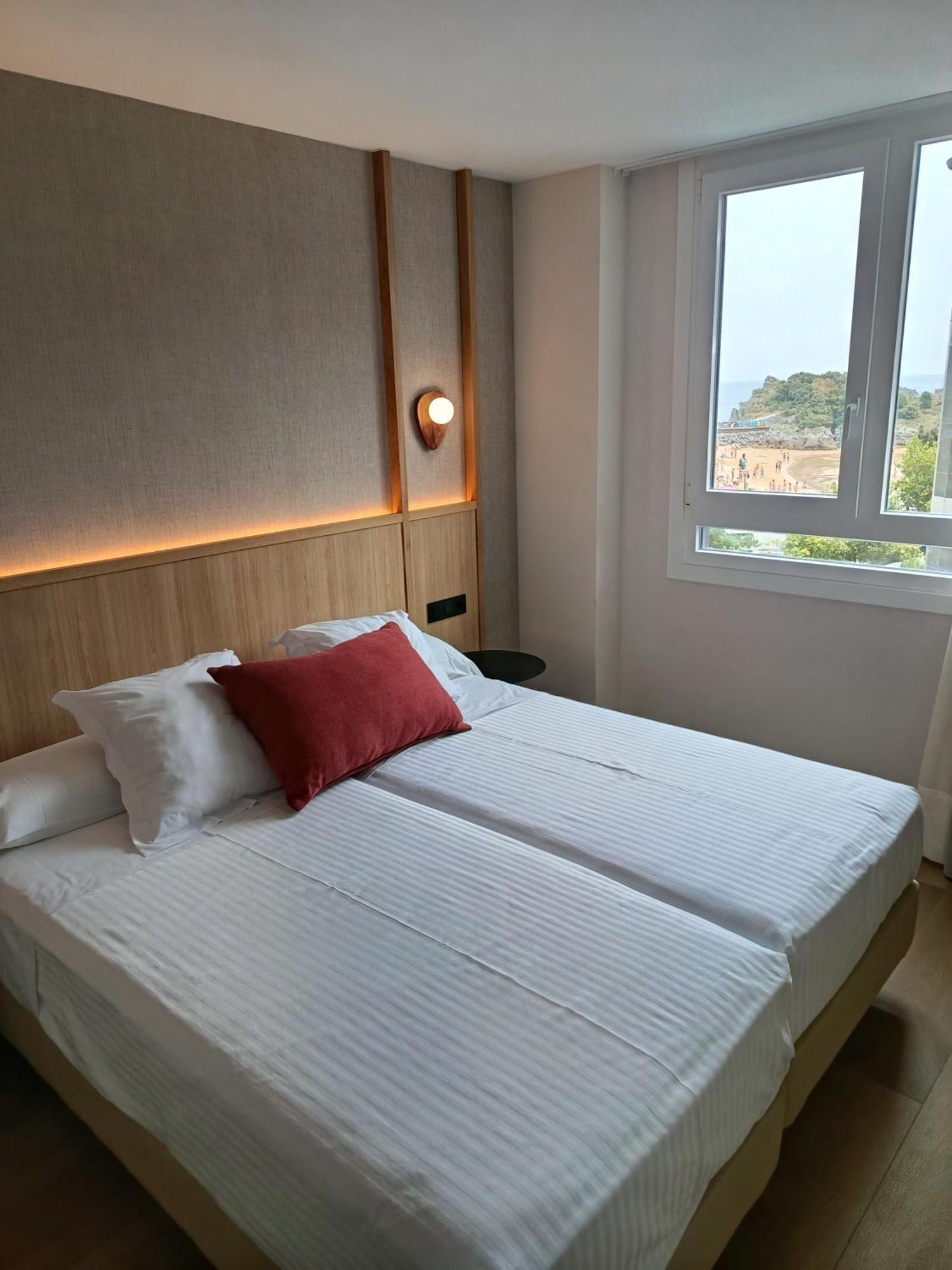 Twin Room Sea View,1697350454:JPEG