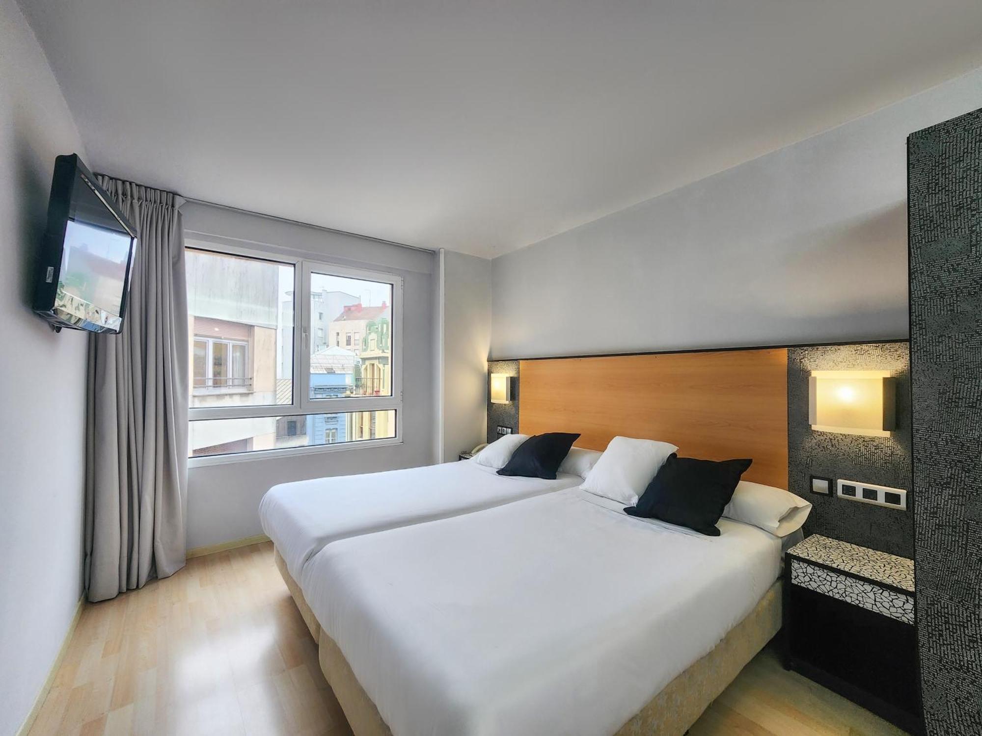 2 single beds sofa,1697788734:JPEG