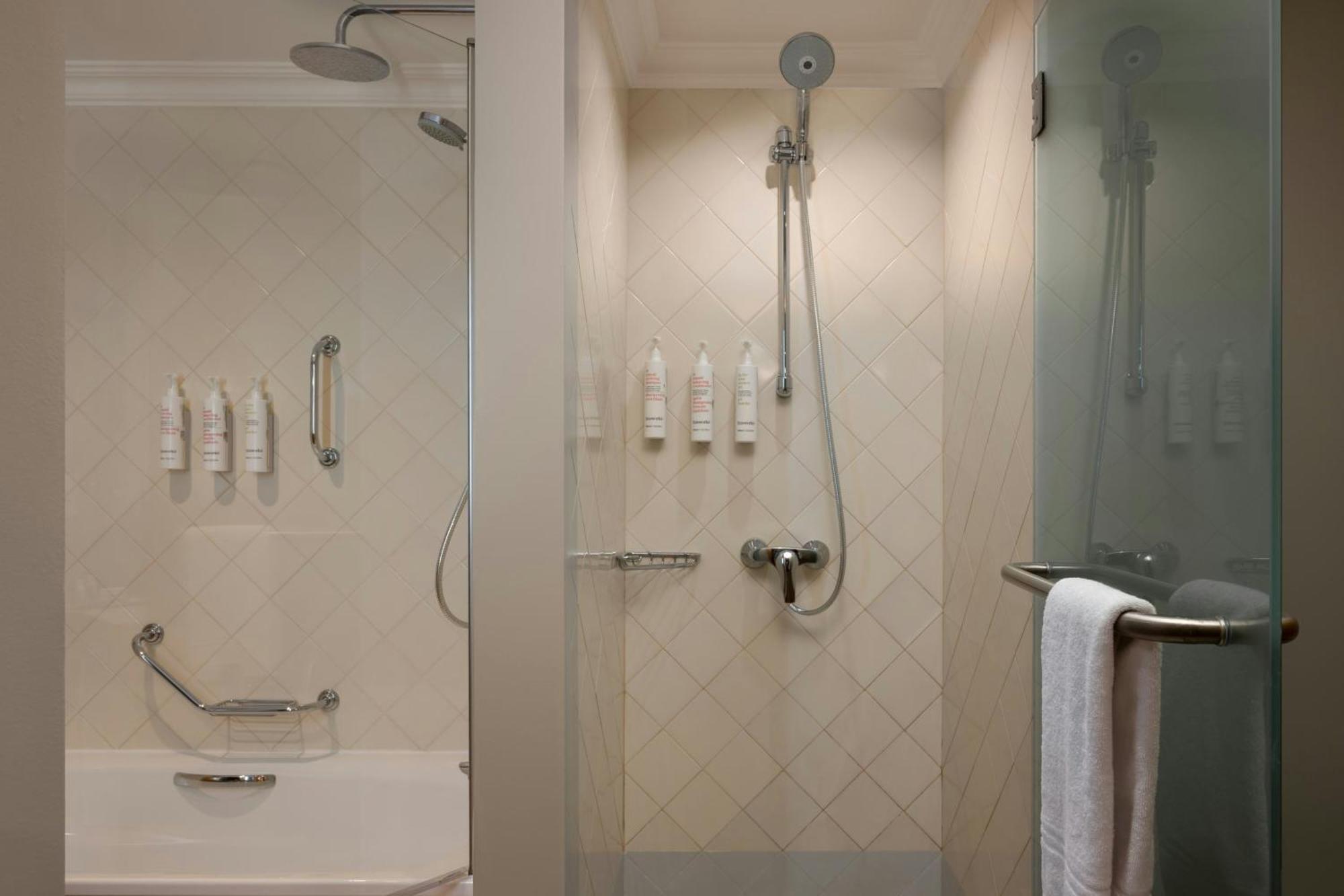 One-Bedroom Premium King Suite Oceanfront