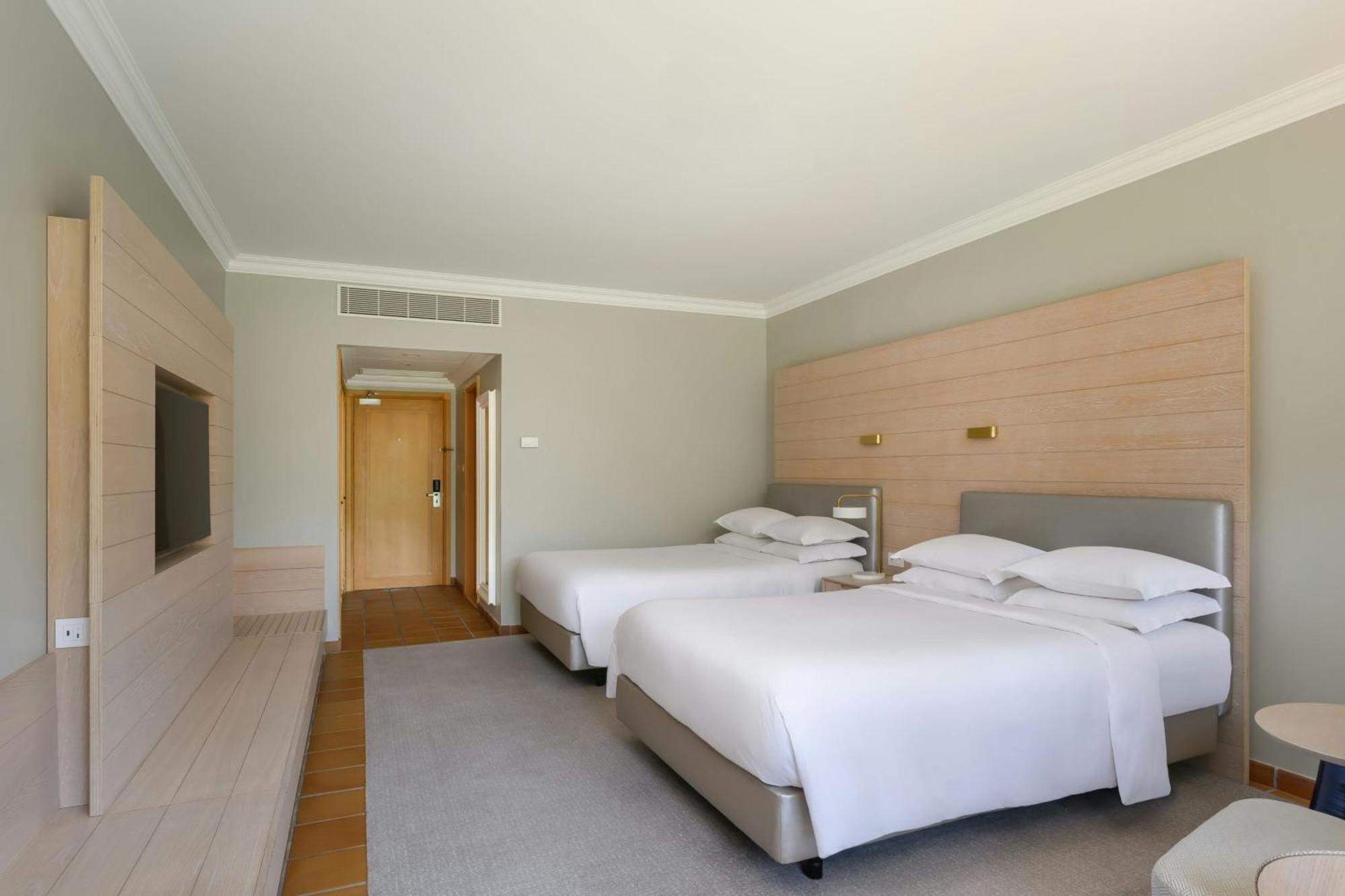 Double Room 2 Double Beds Premium Oceanfront View