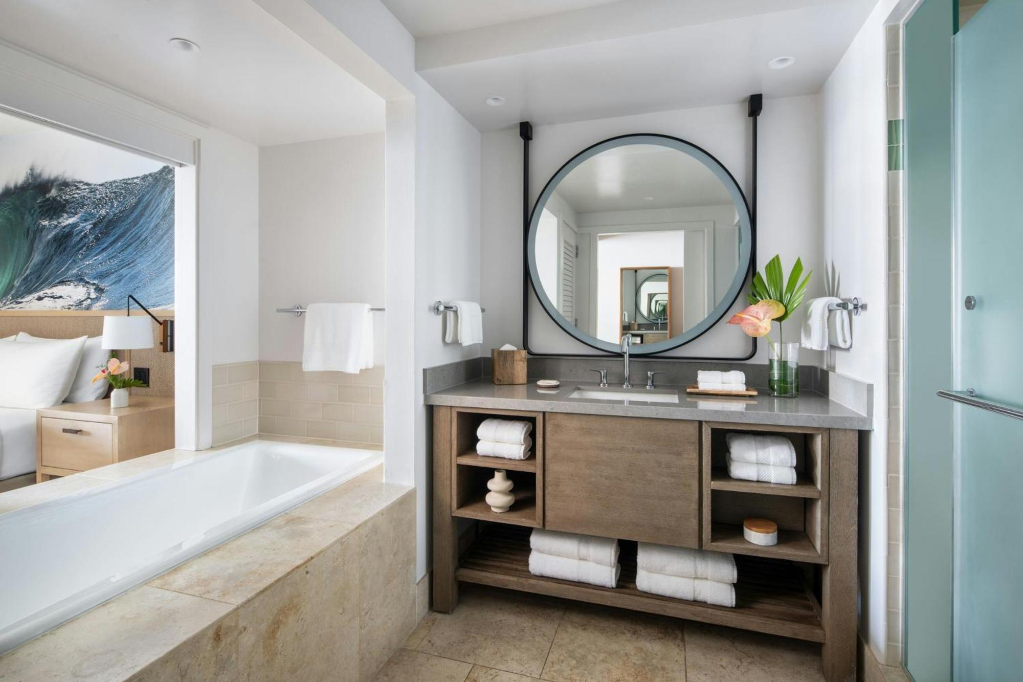 Premium King Room Oceanfront Top Floor