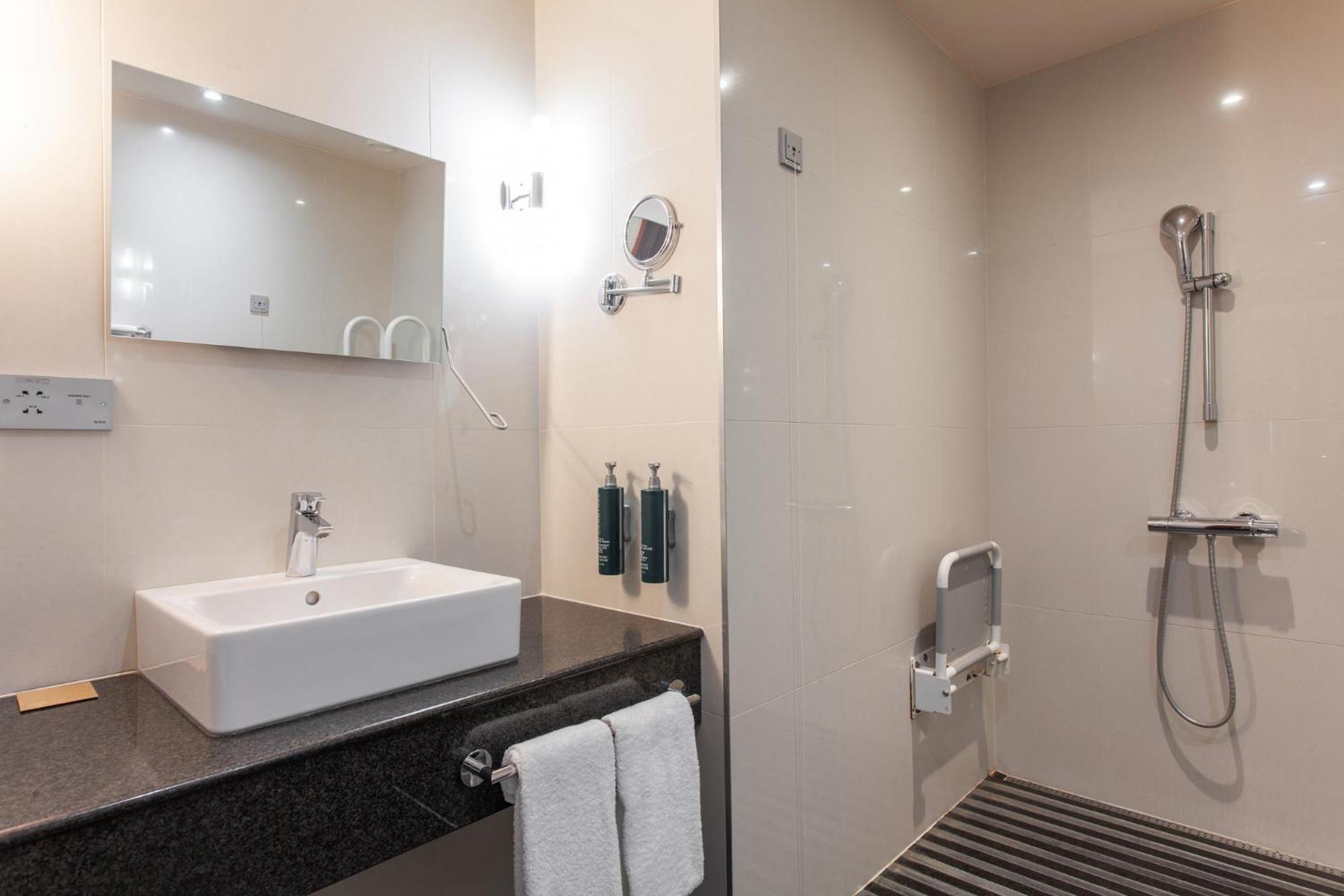 King Room Mobility Access