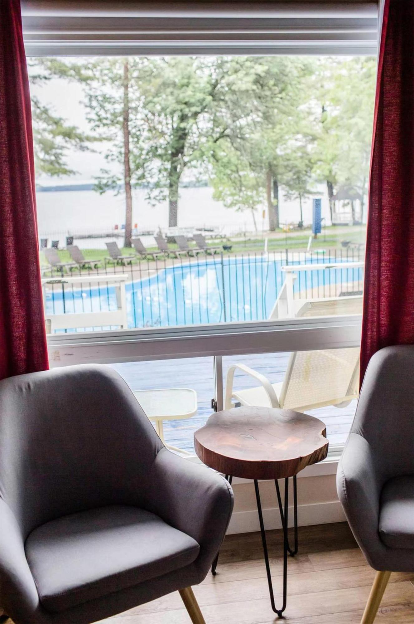 Kamer met Queensize Bed en Uitzicht op het Meer - Rookvrij